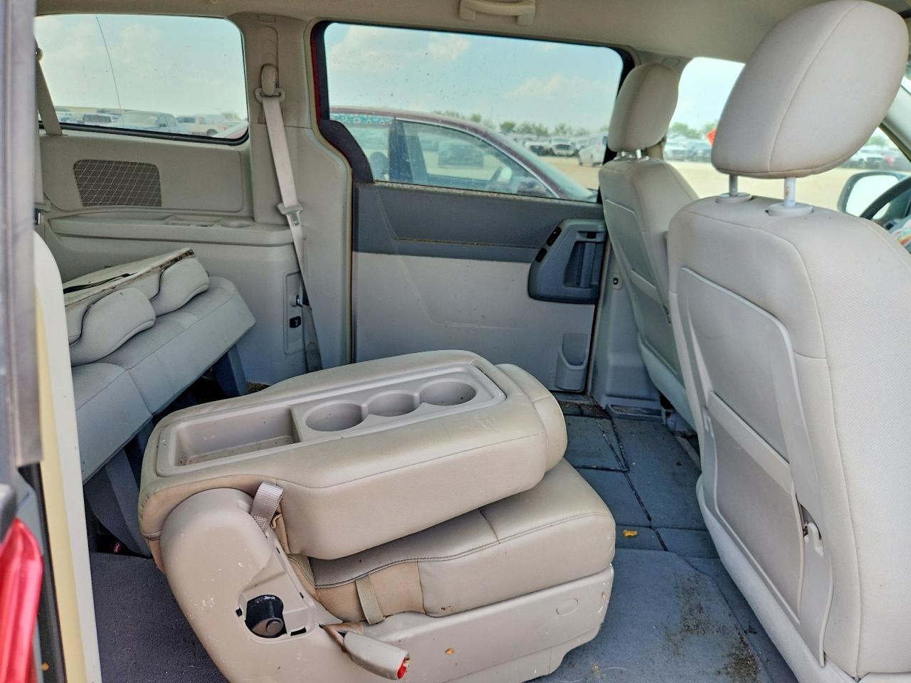 2008 Dodge Grand Caravan Sxt Red vin: 2D8HN54P88R152538