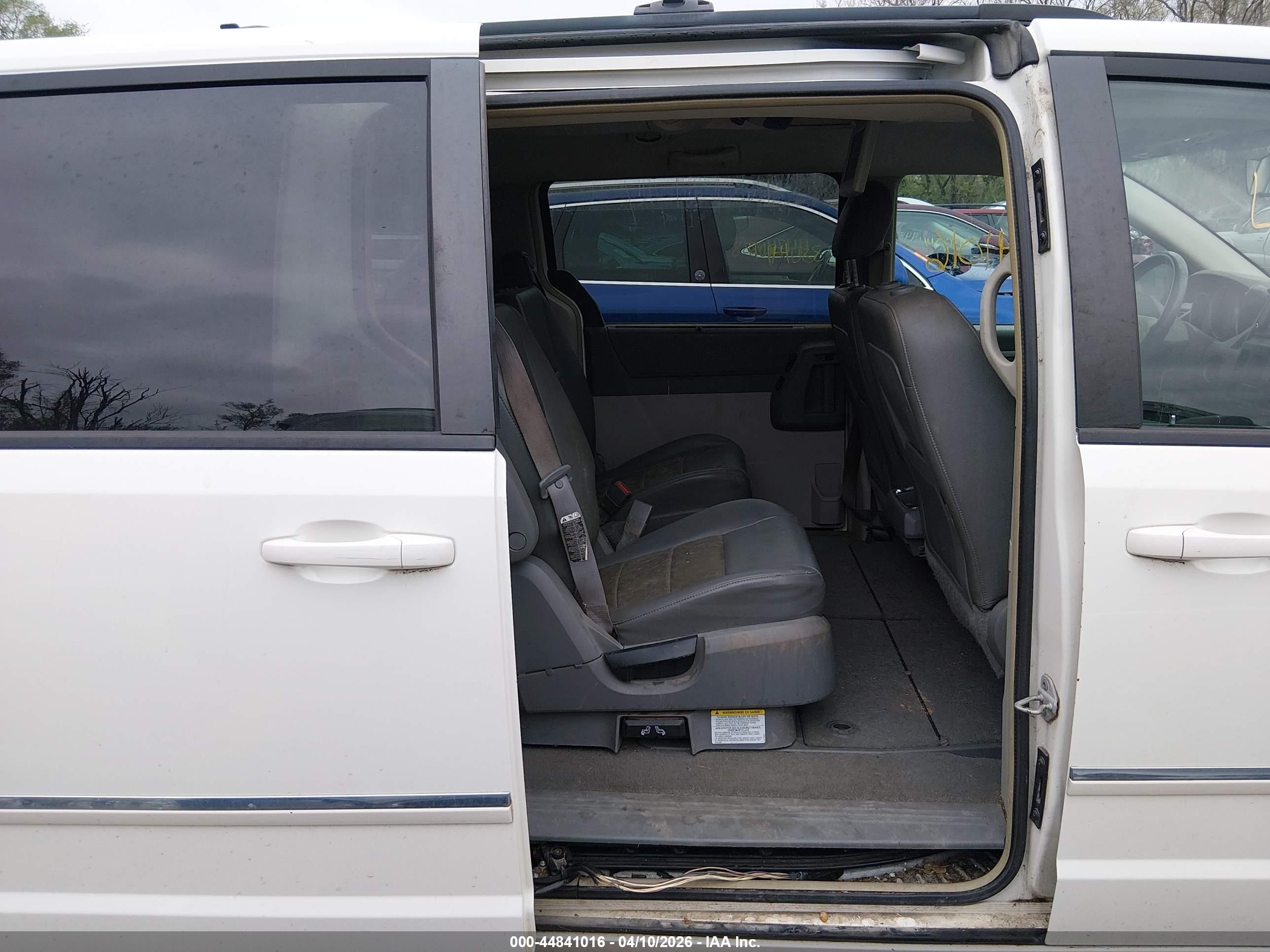2008 Dodge Grand Caravan Sxt White vin: 2D8HN54X08R147382