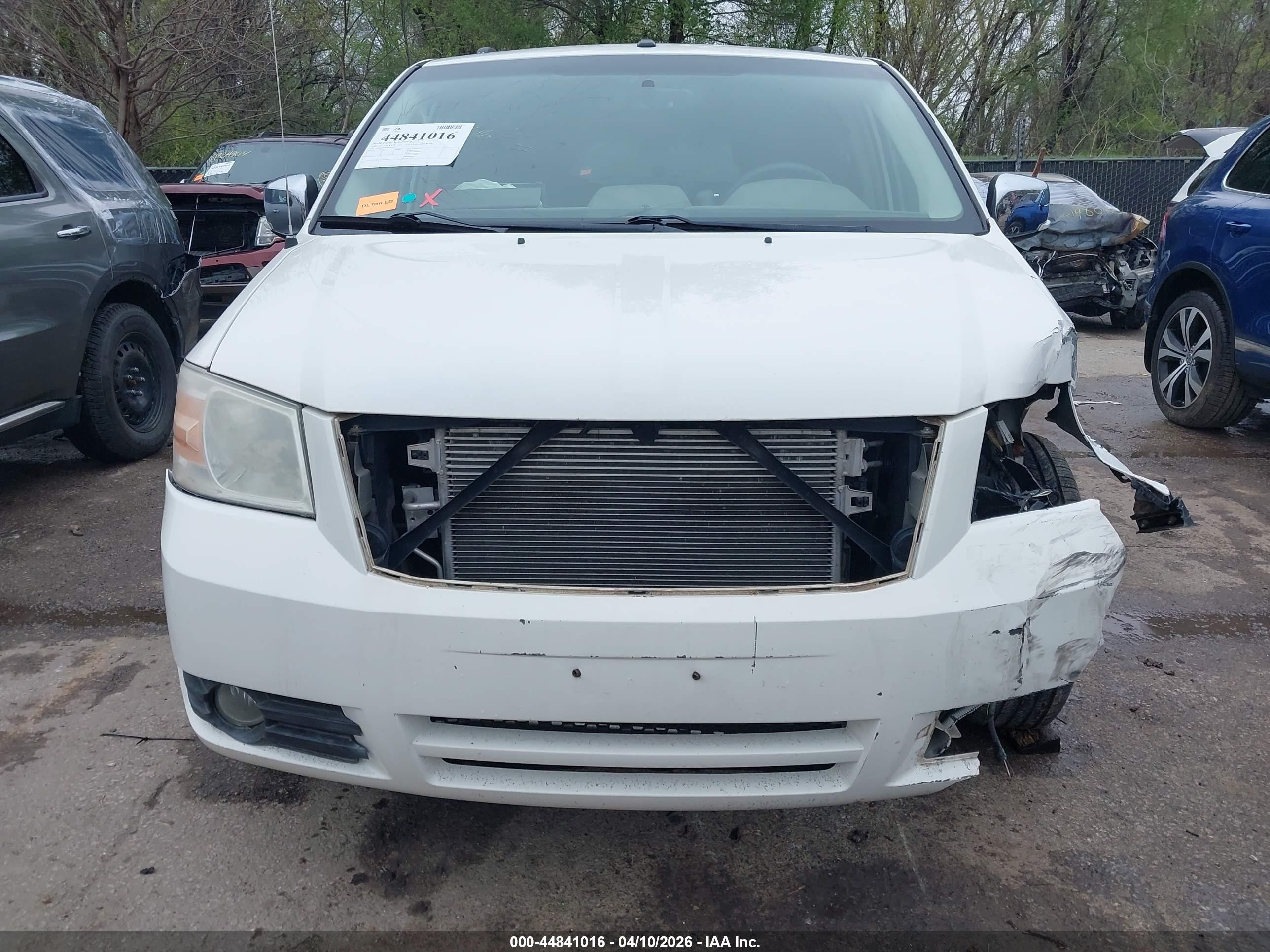 2008 Dodge Grand Caravan Sxt White vin: 2D8HN54X08R147382