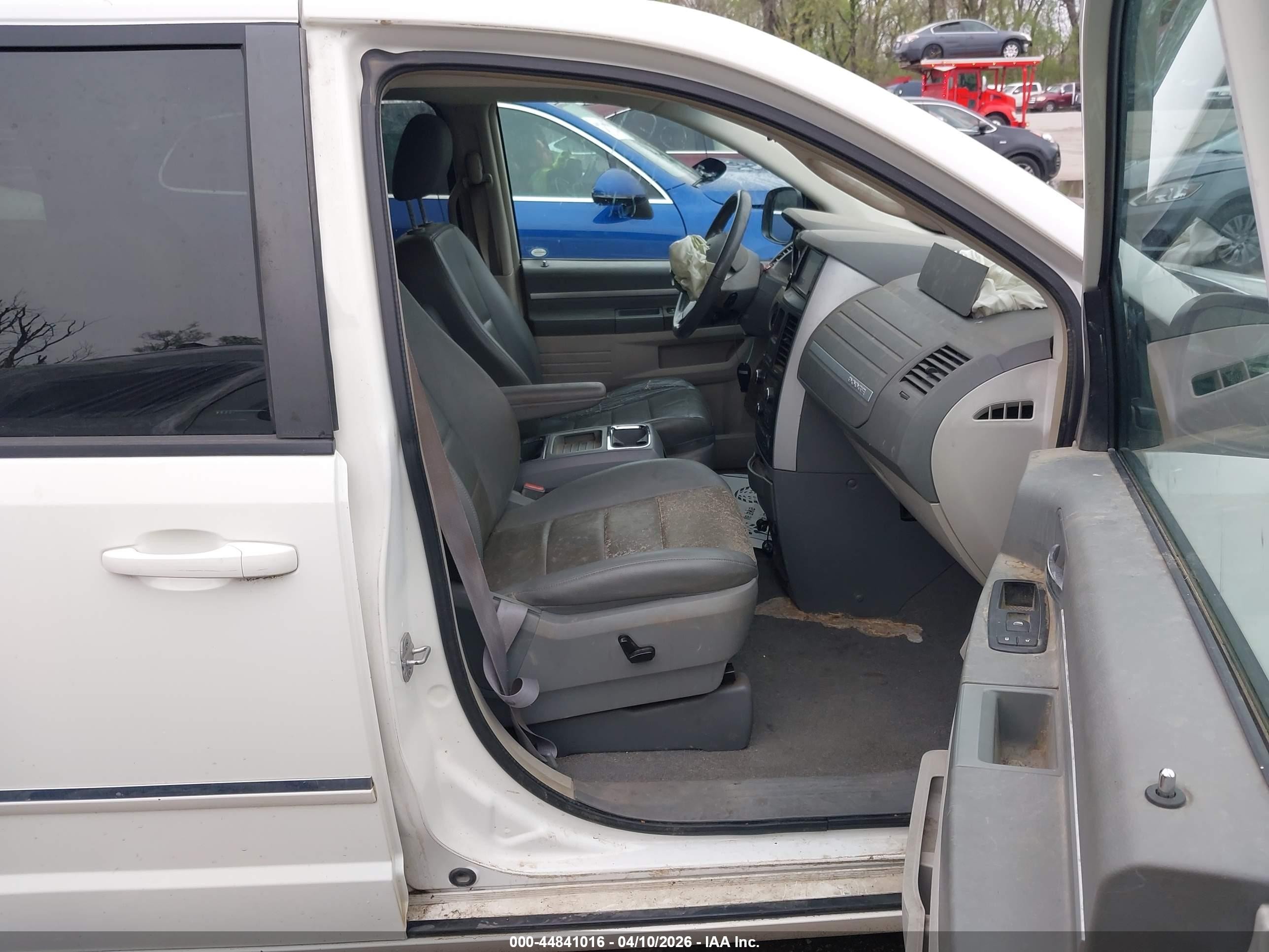 2008 Dodge Grand Caravan Sxt White vin: 2D8HN54X08R147382