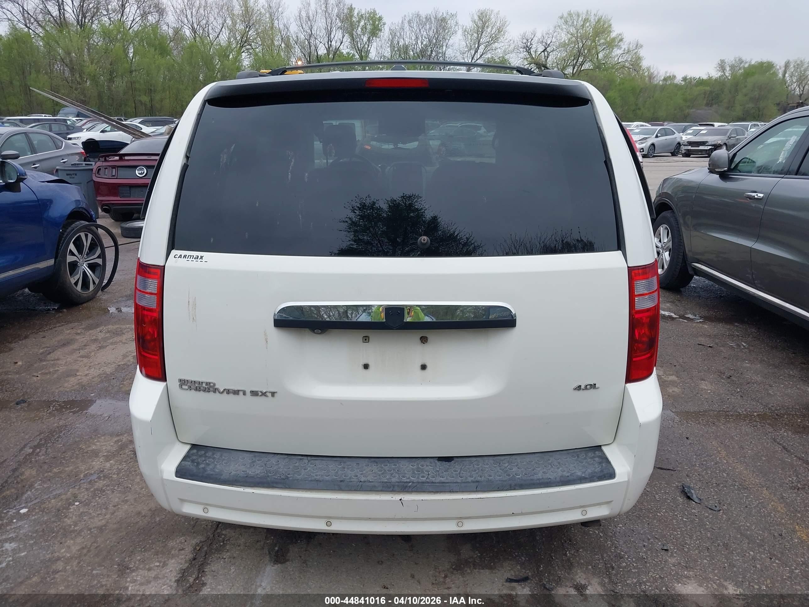 2008 Dodge Grand Caravan Sxt White vin: 2D8HN54X08R147382
