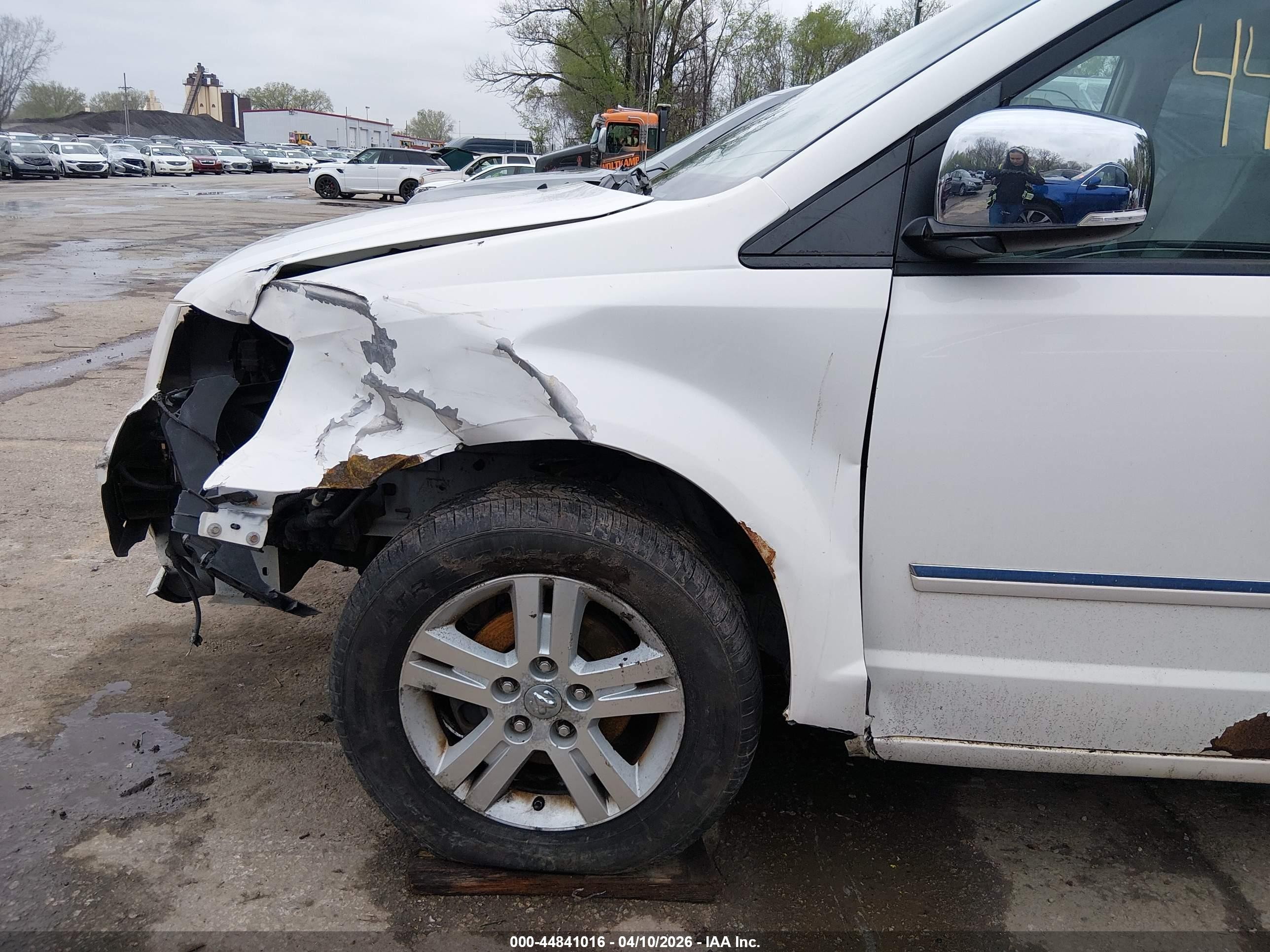 2008 Dodge Grand Caravan Sxt White vin: 2D8HN54X08R147382