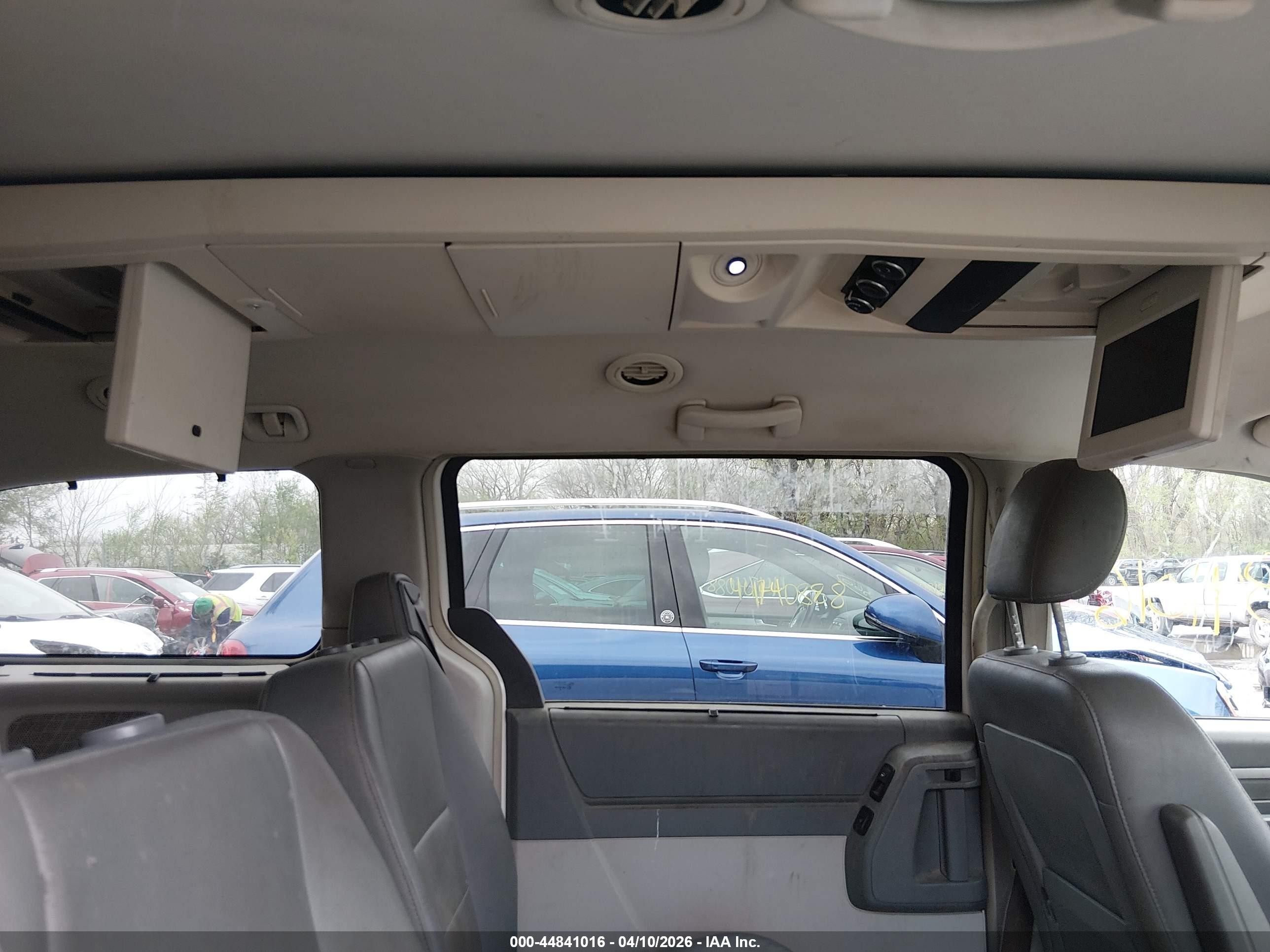 2008 Dodge Grand Caravan Sxt White vin: 2D8HN54X08R147382