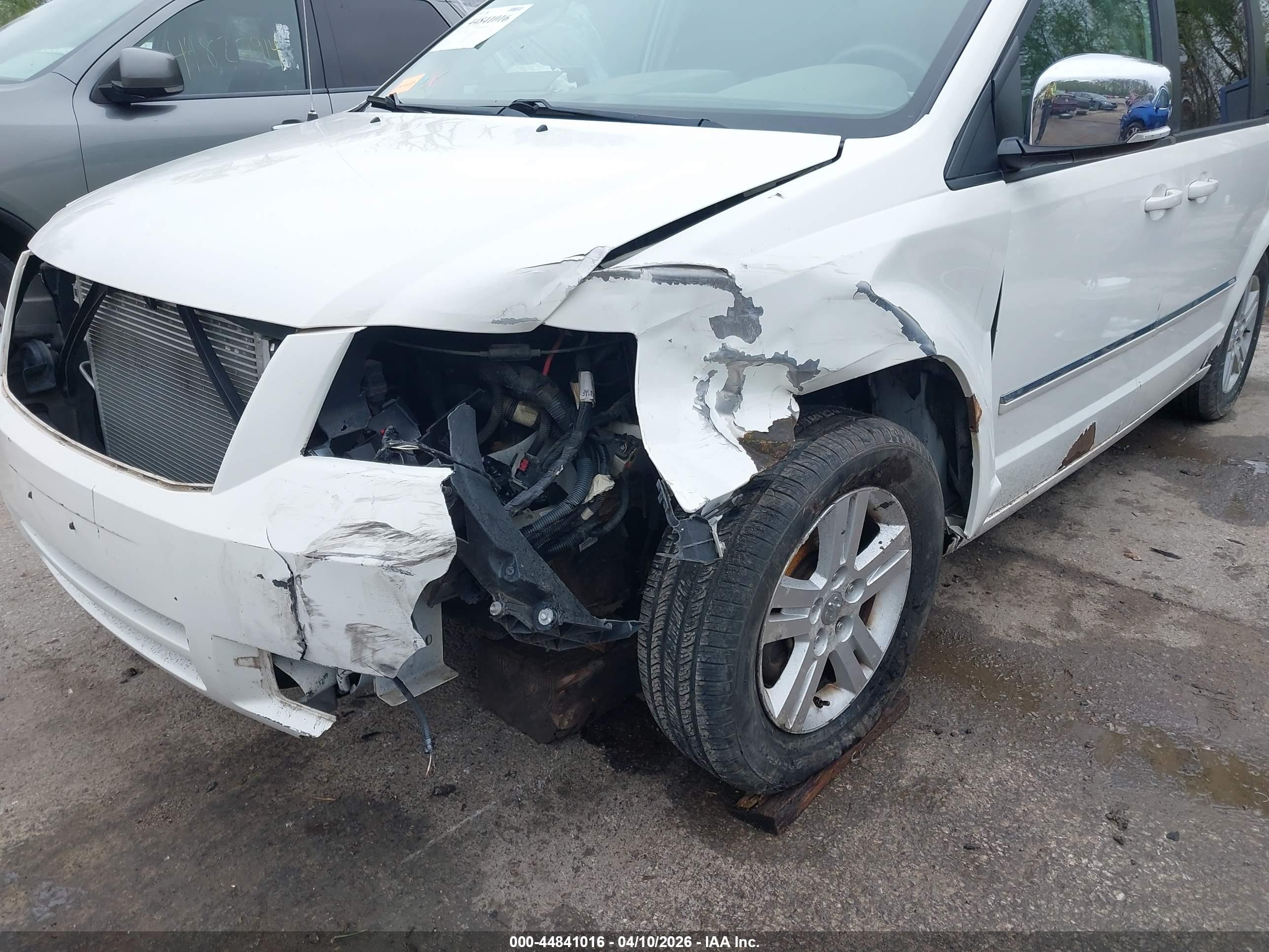 2008 Dodge Grand Caravan Sxt White vin: 2D8HN54X08R147382