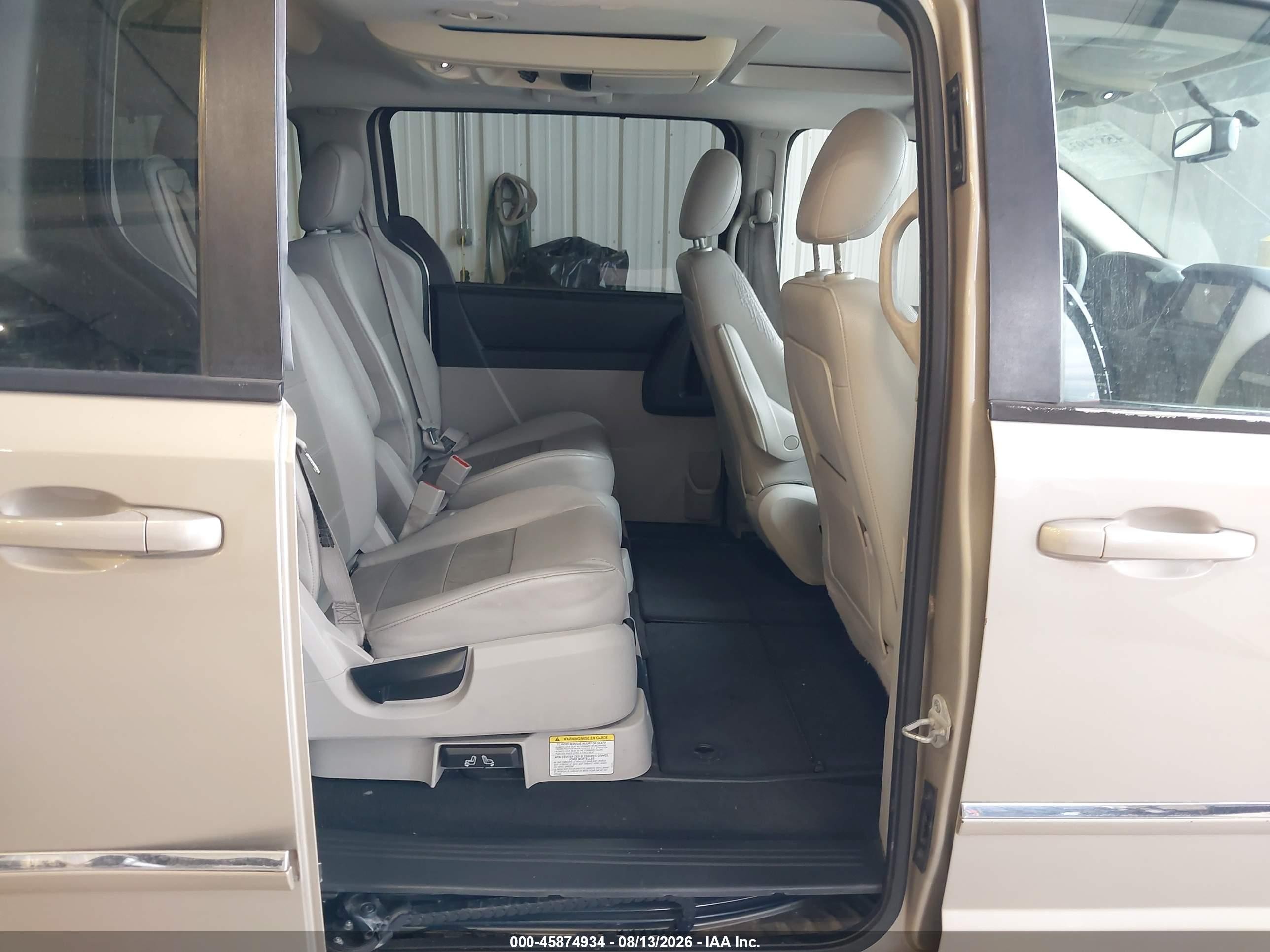 2008 Dodge Grand Caravan Sxt Tan vin: 2D8HN54X78R634840