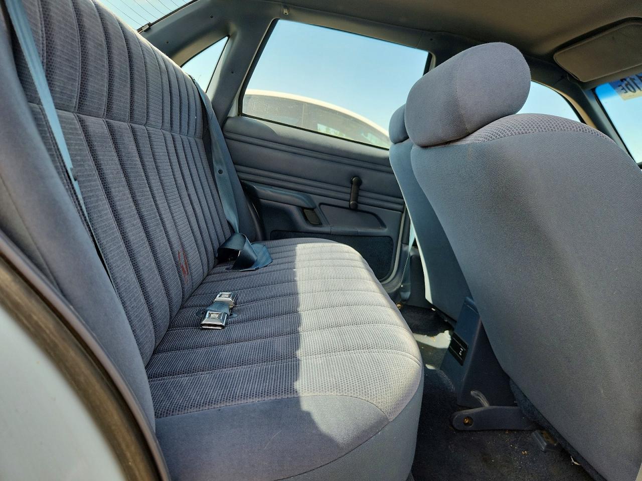 1992 Ford Tempo Gl Blue vin: 2FABP36X6NB148790