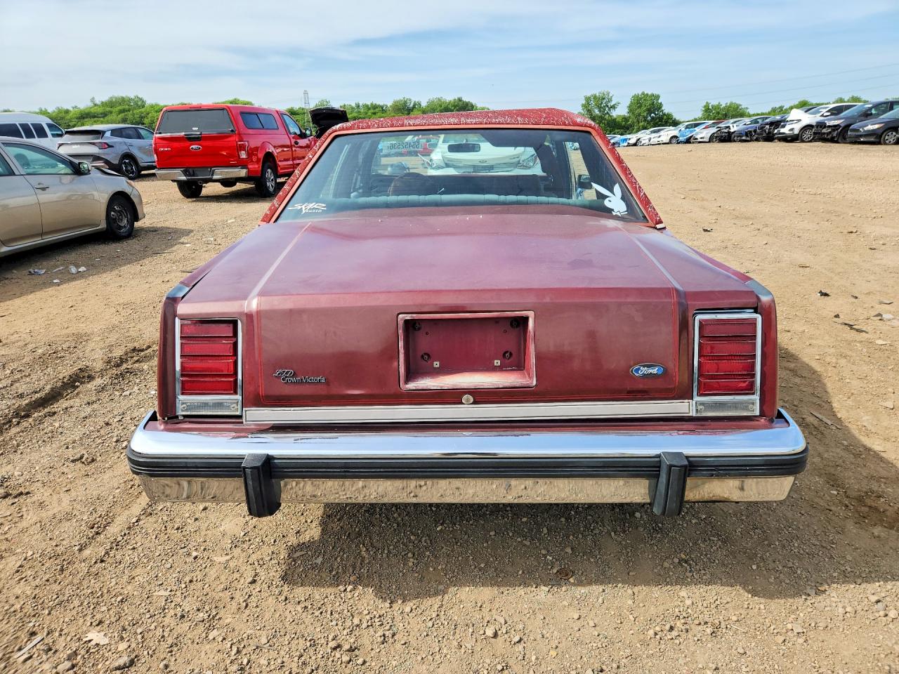 1985 Ford Ltd Crown Victoria Бордовый vin: 2FABP43F6FX145930
