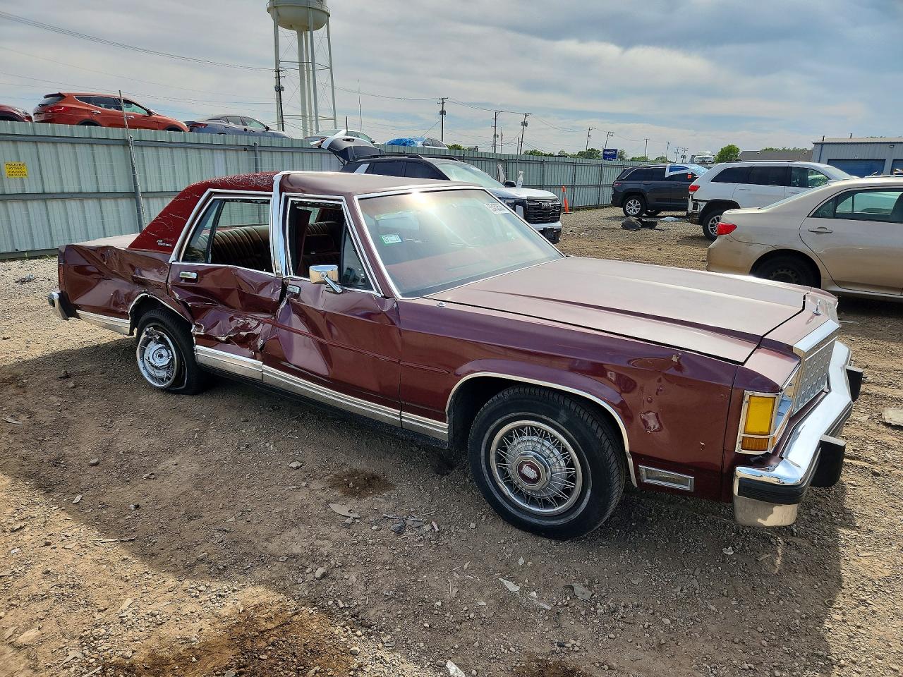 1985 Ford Ltd Crown Victoria Бордовый vin: 2FABP43F6FX145930