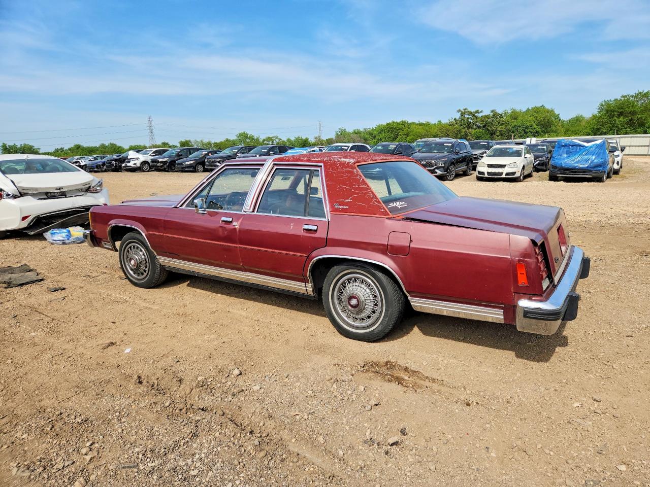 1985 Ford Ltd Crown Victoria Бордовый vin: 2FABP43F6FX145930