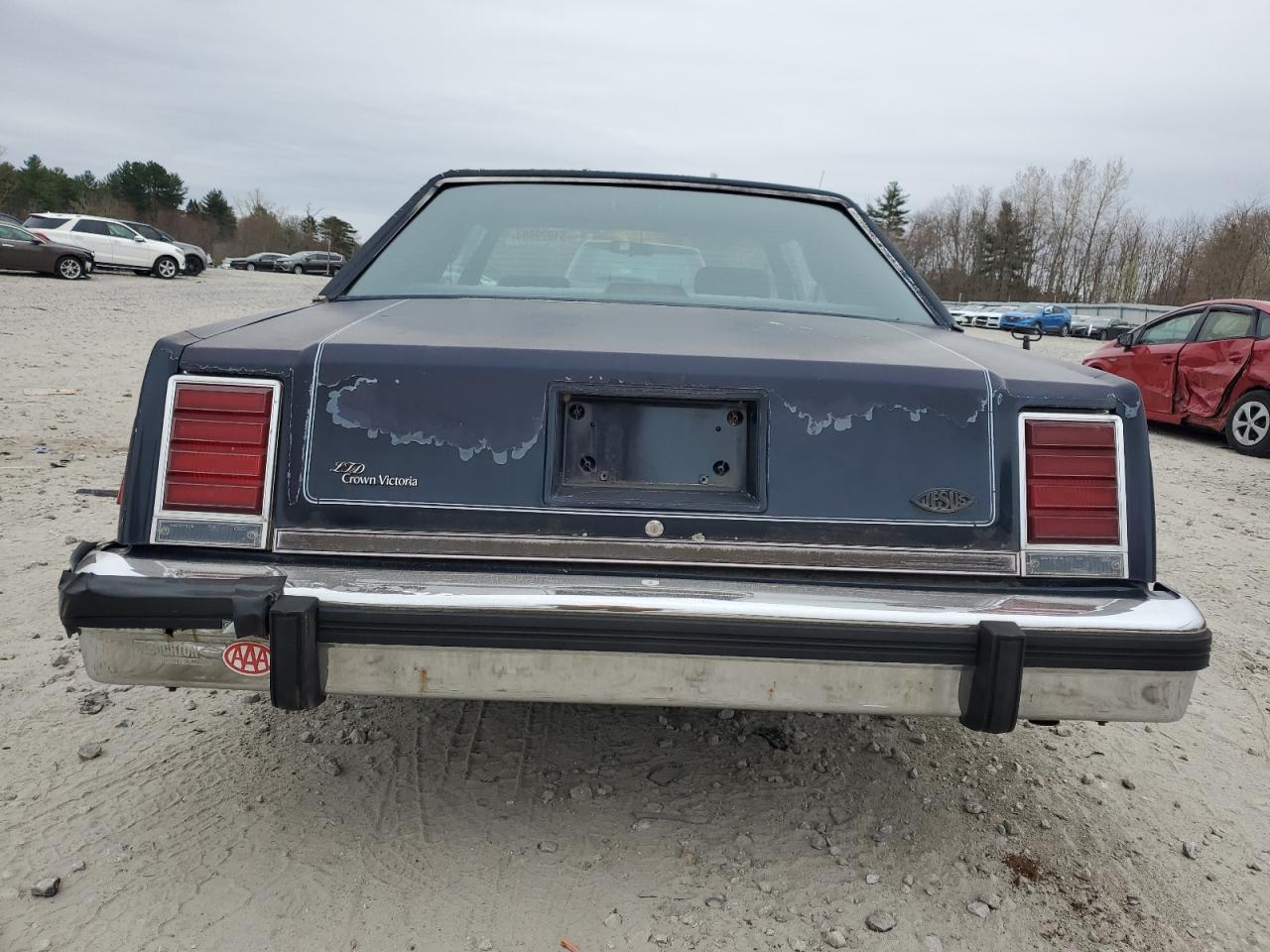 1987 Ford Crown Victoria  Blue vin: 2FABP70FXHX192869