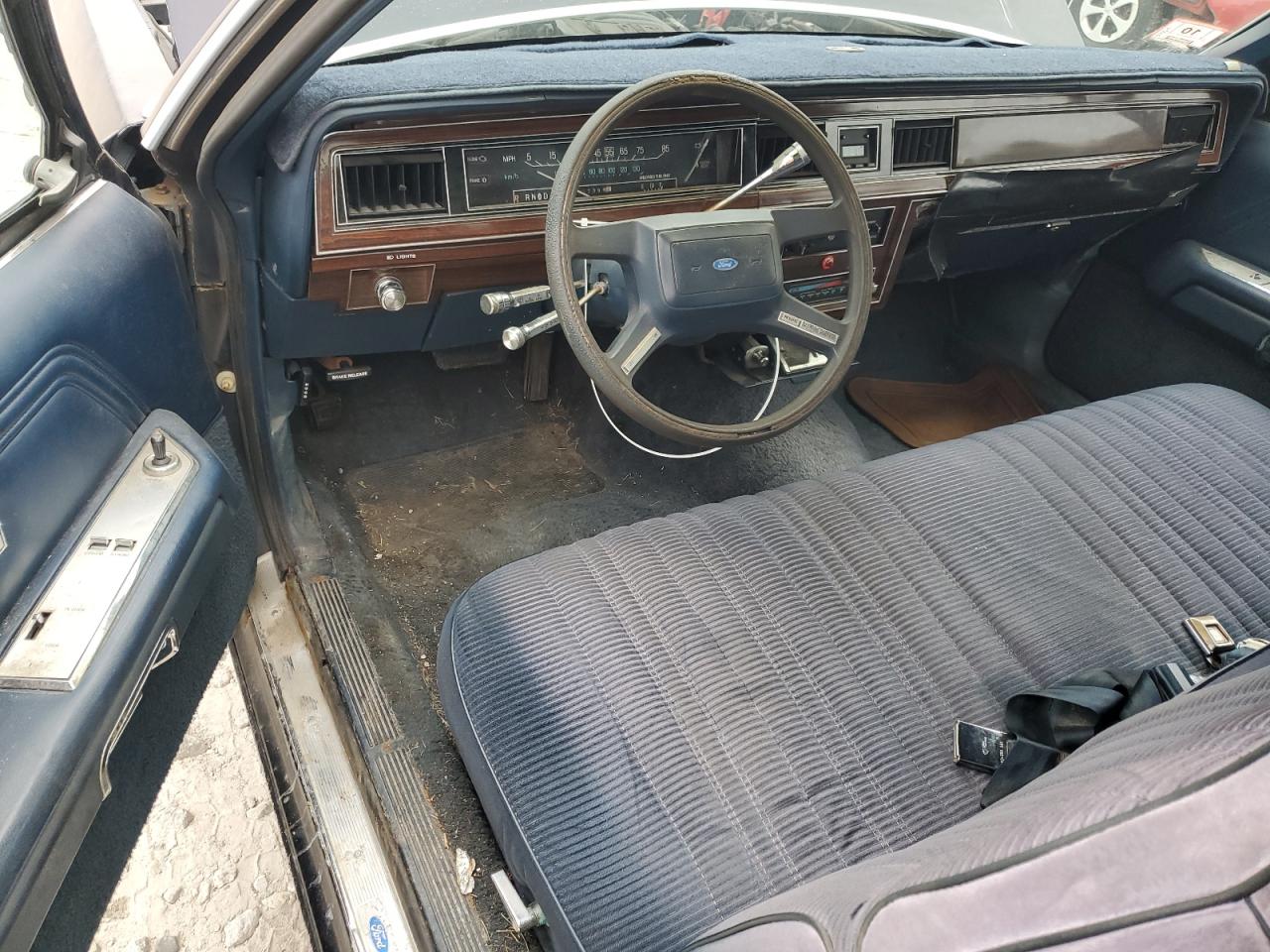 1987 Ford Crown Victoria  Blue vin: 2FABP70FXHX192869