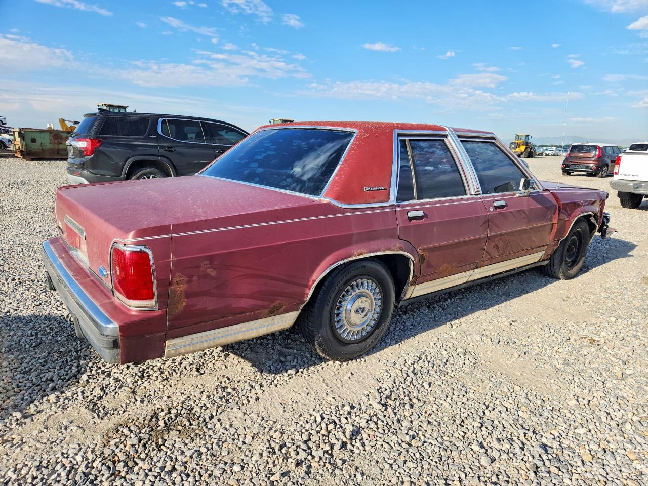 1988 Ford Crown Victoria Бордовый vin: 2FABP73F3JX141117