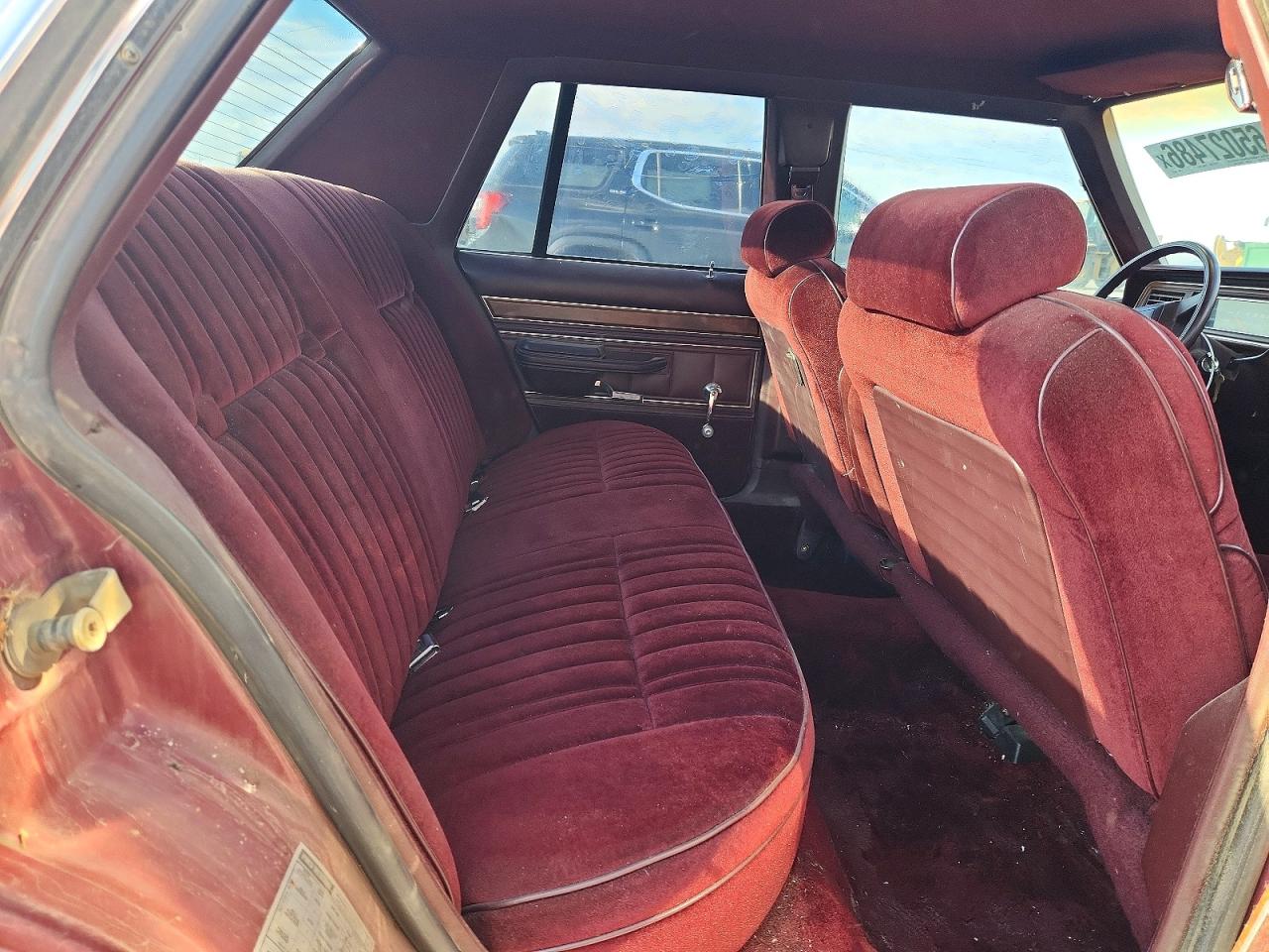 1988 Ford Crown Victoria Бордовый vin: 2FABP73F3JX141117
