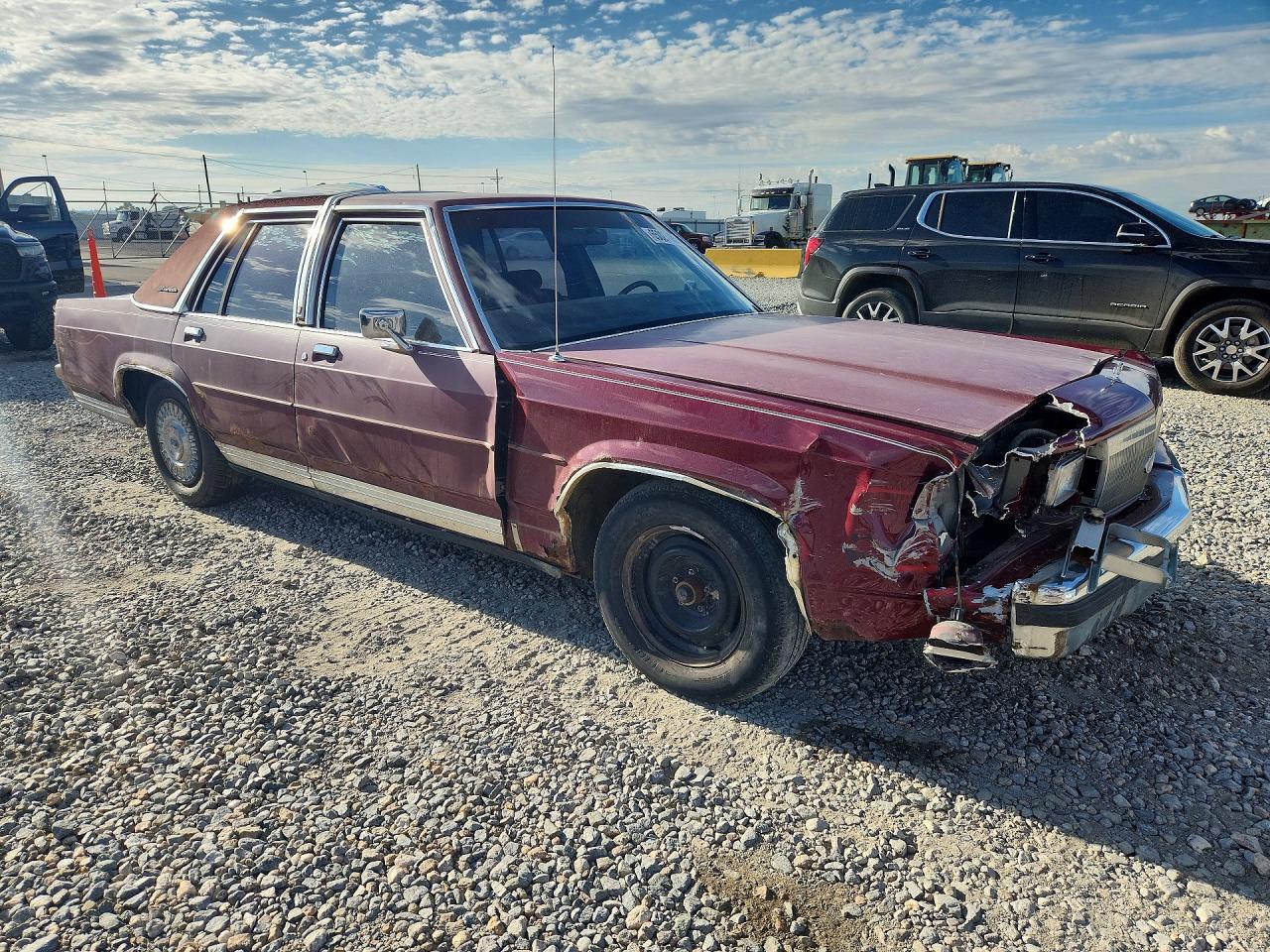 1988 Ford Crown Victoria Бордовый vin: 2FABP73F3JX141117
