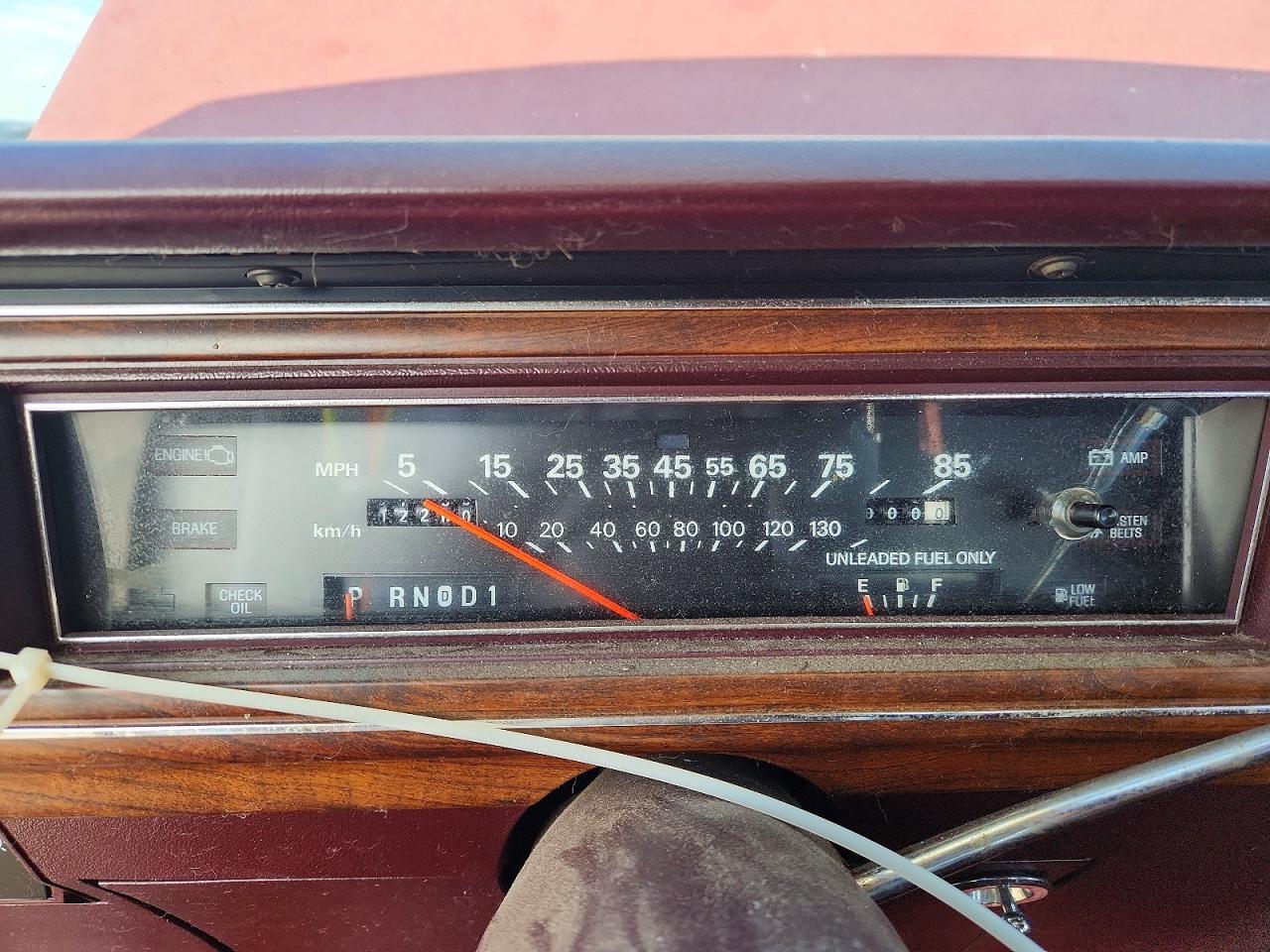 1988 Ford Crown Victoria Бордовый vin: 2FABP73F3JX141117