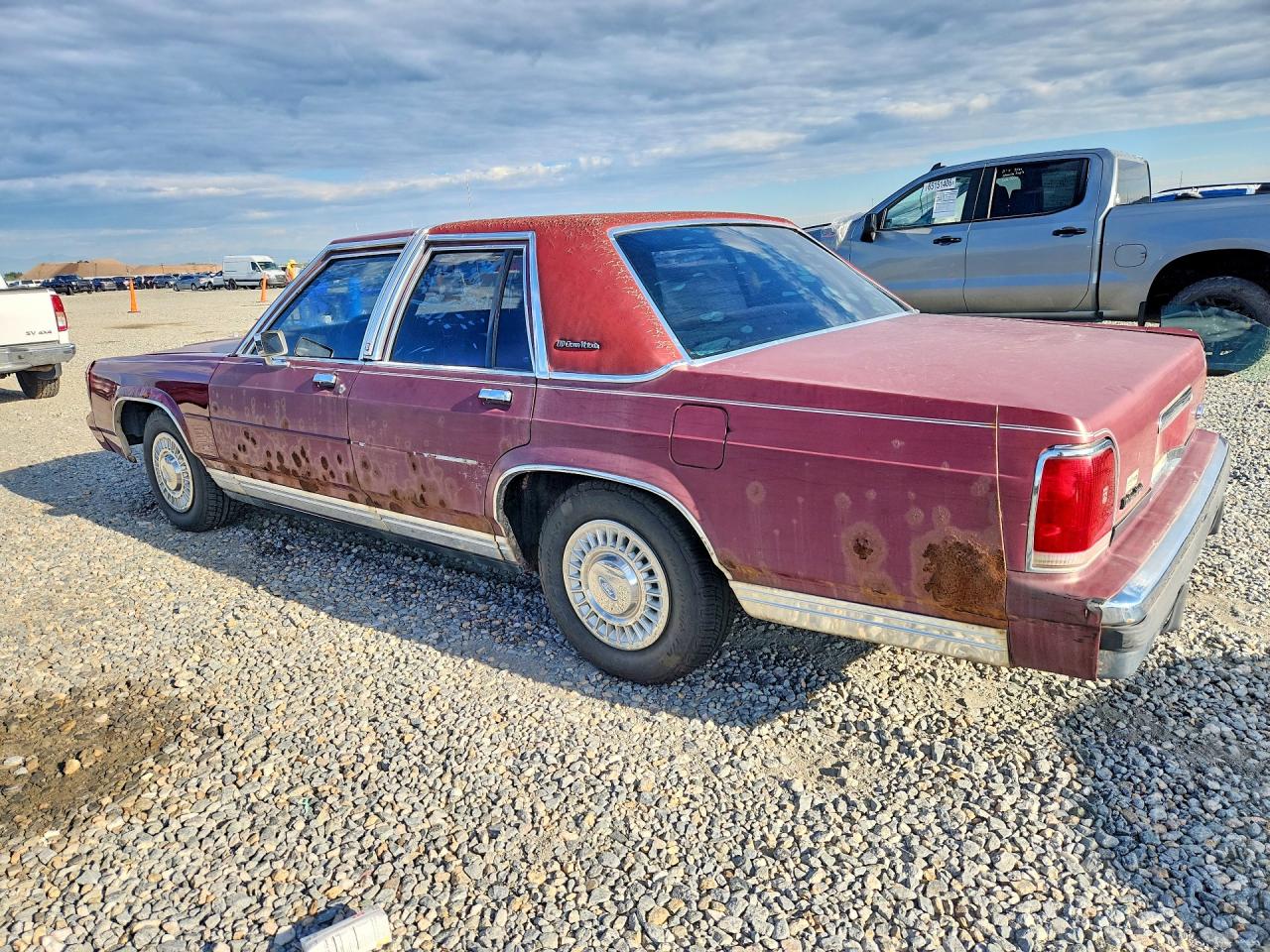 1988 Ford Crown Victoria Бордовый vin: 2FABP73F3JX141117