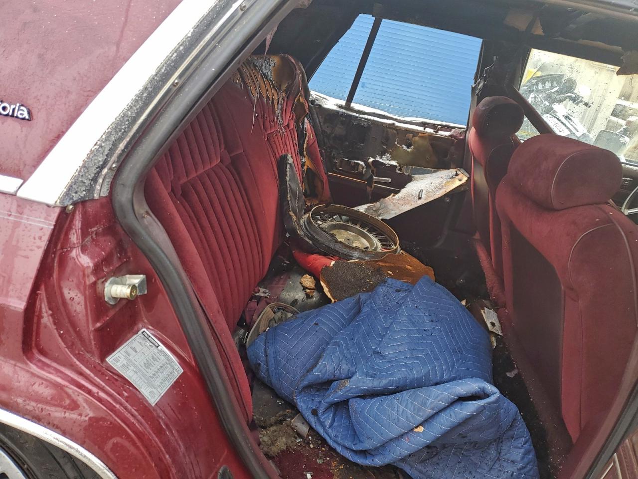 1988 Ford Crown Victoria Maroon vin: 2FABP73F7JX196394