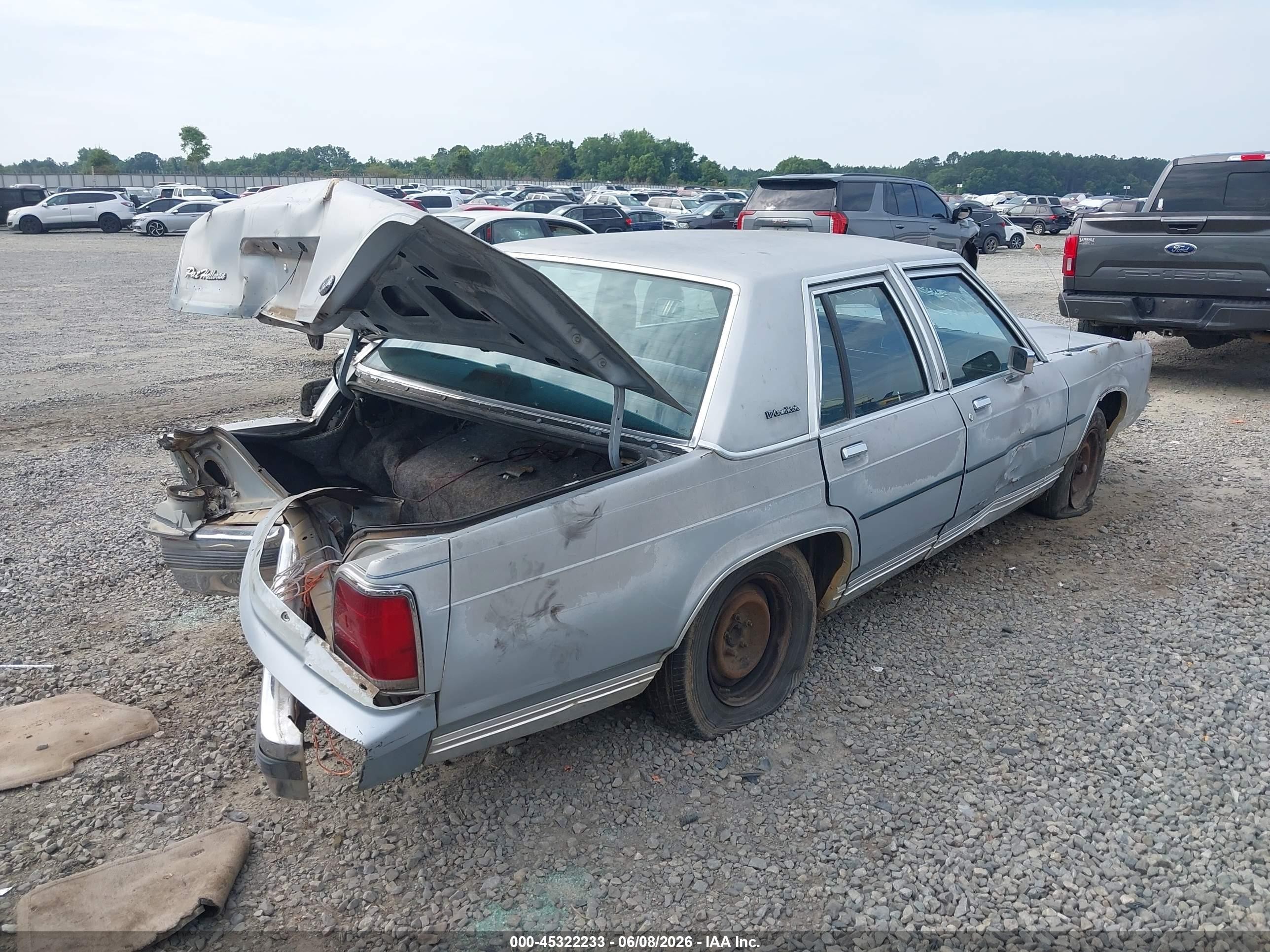 1989 Ford Crown Victoria   Silver vin: 2FABP73F9KX145013