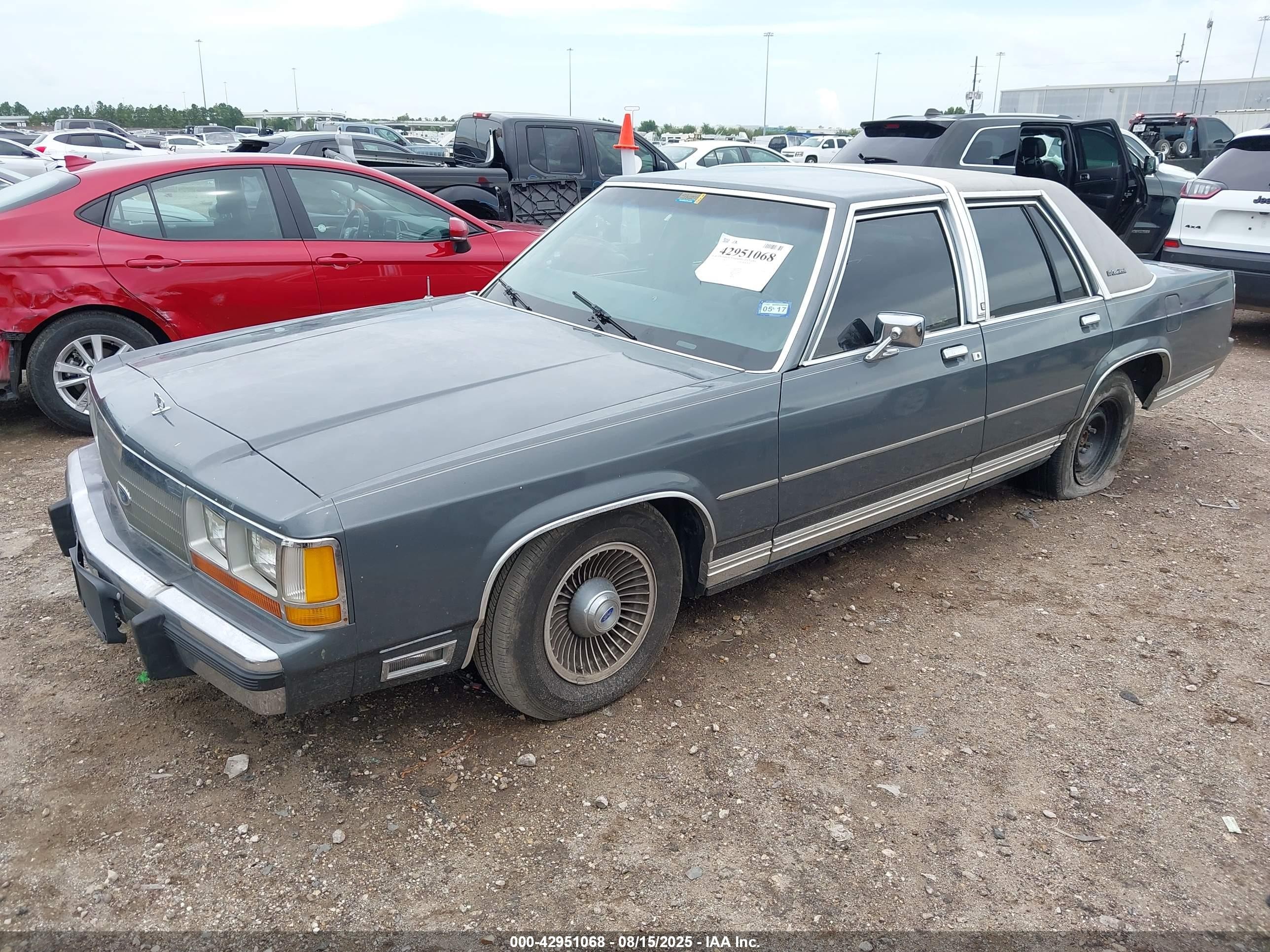 1988 Ford Crown Victoria Lx Gray vin: 2FABP74F1JX118806