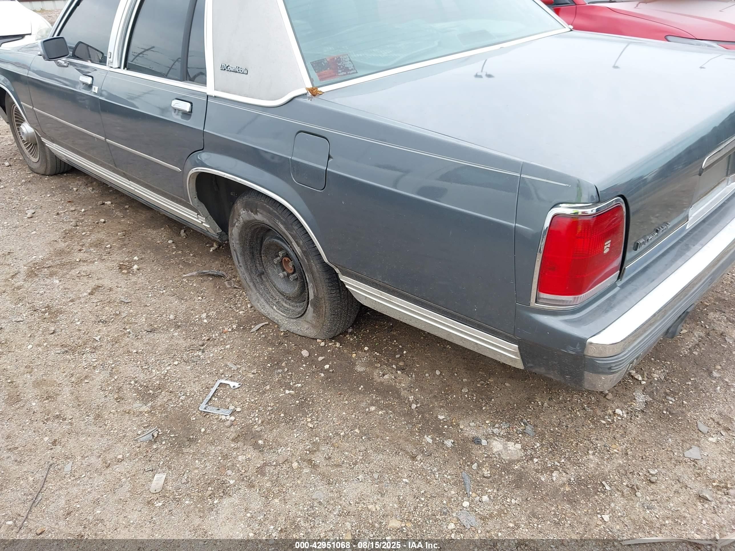 1988 Ford Crown Victoria Lx Gray vin: 2FABP74F1JX118806