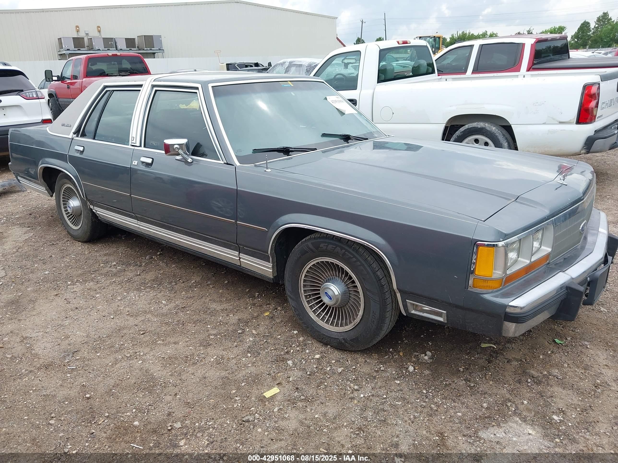 1988 Ford Crown Victoria Lx Gray vin: 2FABP74F1JX118806