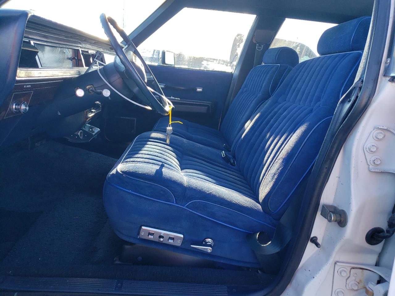 1987 Ford Crown Victoria Lx Белый vin: 2FABP74F5HX132461
