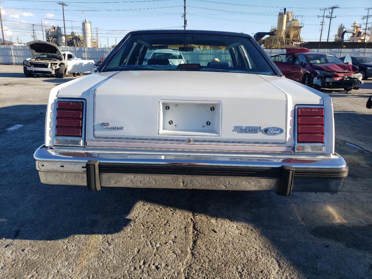 1987 Ford Crown Victoria Lx Белый vin: 2FABP74F5HX132461