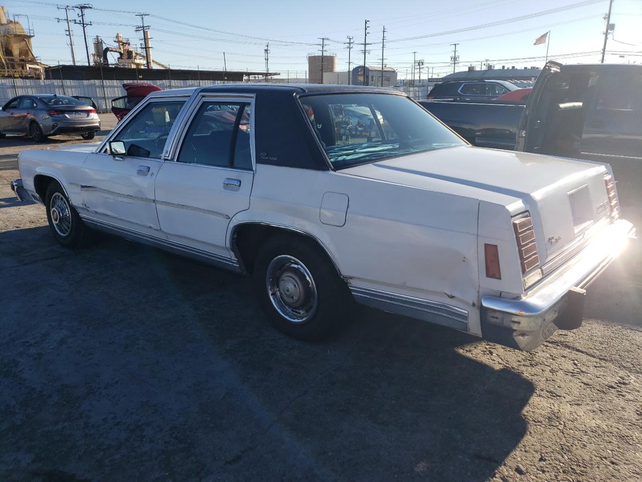 1987 Ford Crown Victoria Lx Белый vin: 2FABP74F5HX132461