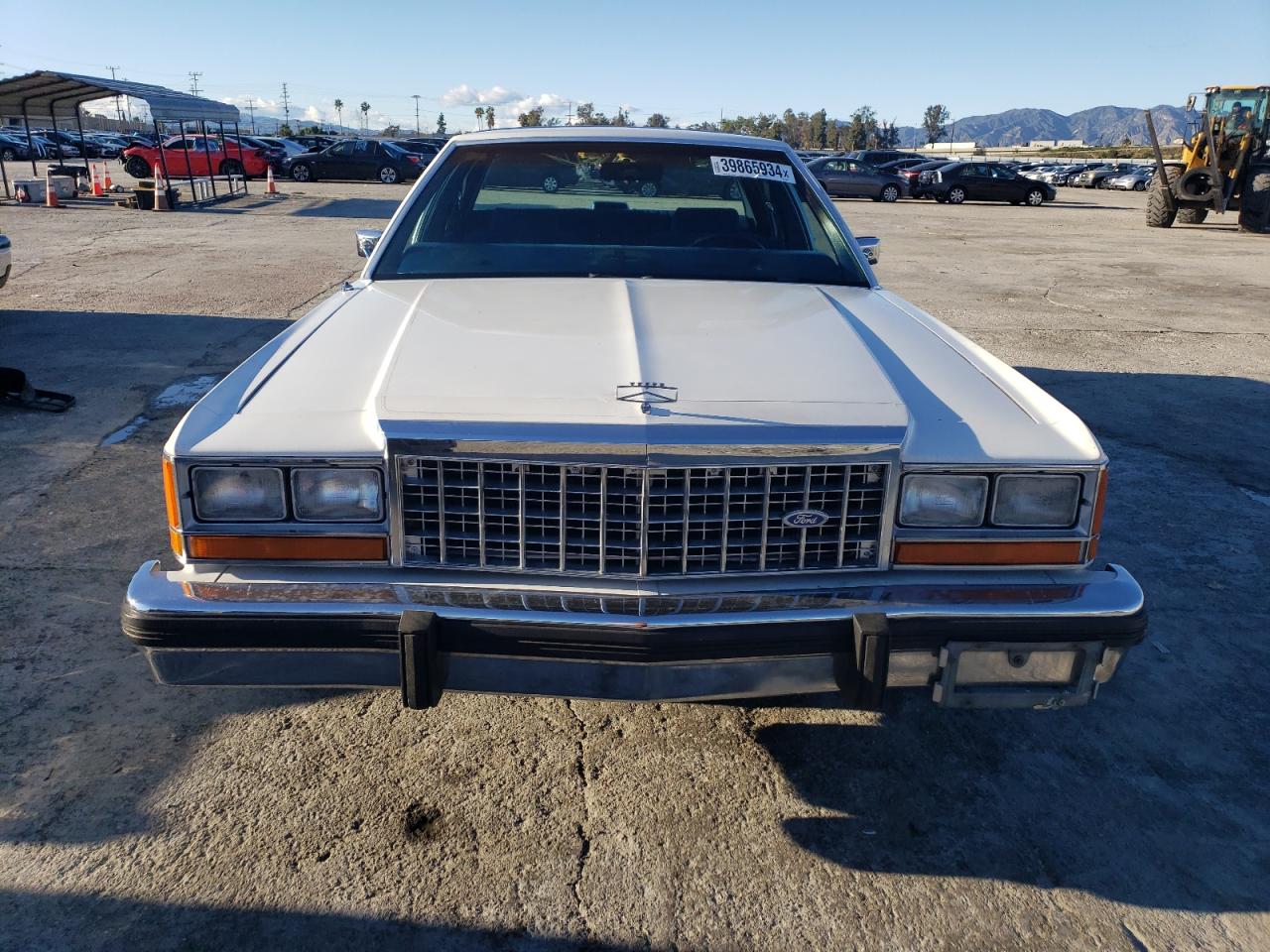 1987 Ford Crown Victoria Lx Белый vin: 2FABP74F5HX132461