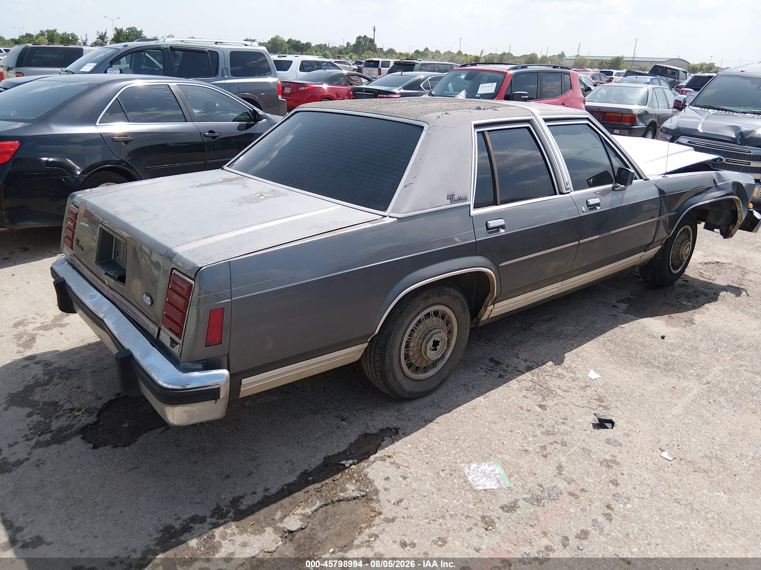 1987 Ford Crown Victoria Lx Gray vin: 2FABP74F7HX100773