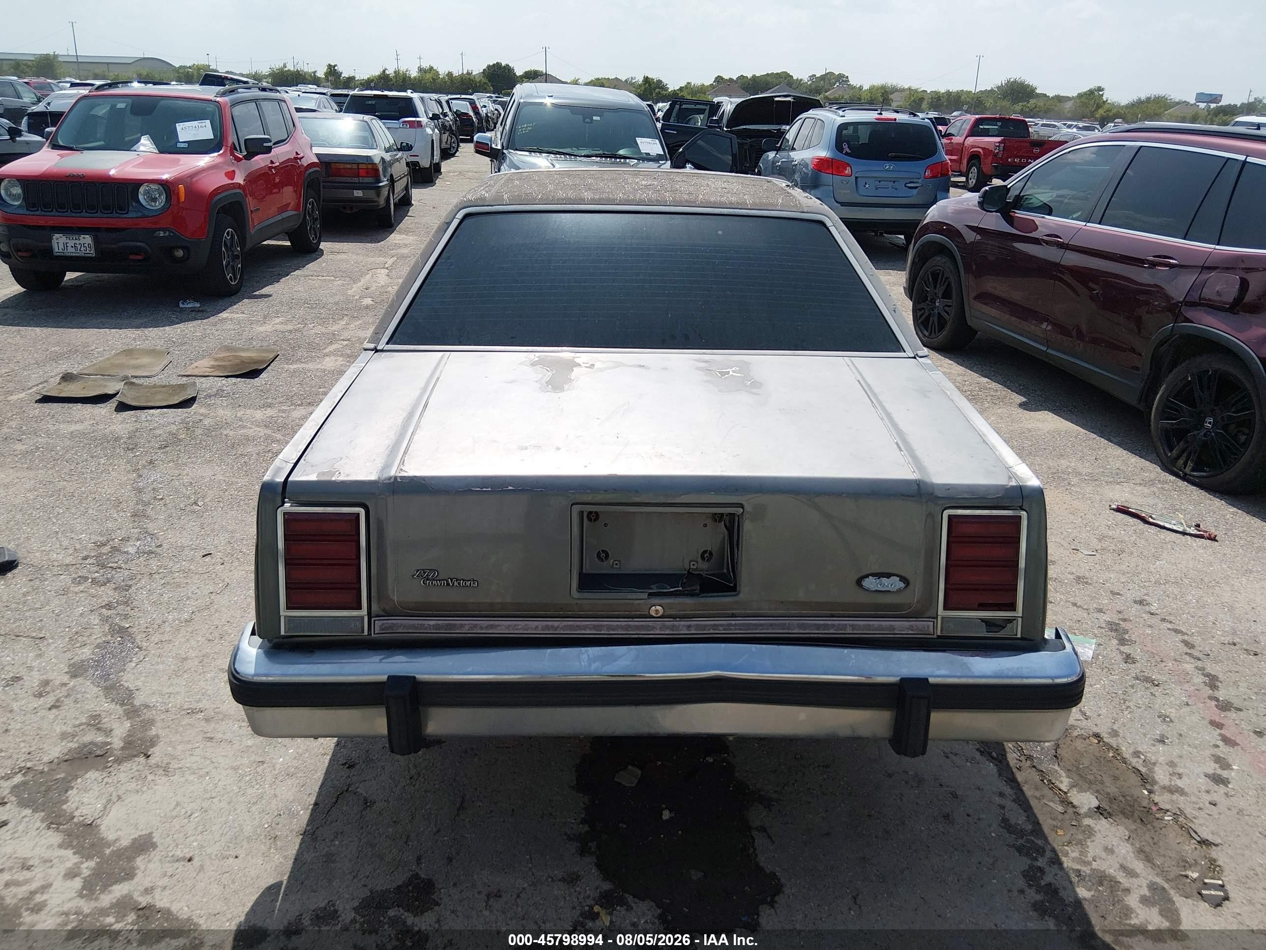 1987 Ford Crown Victoria Lx Gray vin: 2FABP74F7HX100773