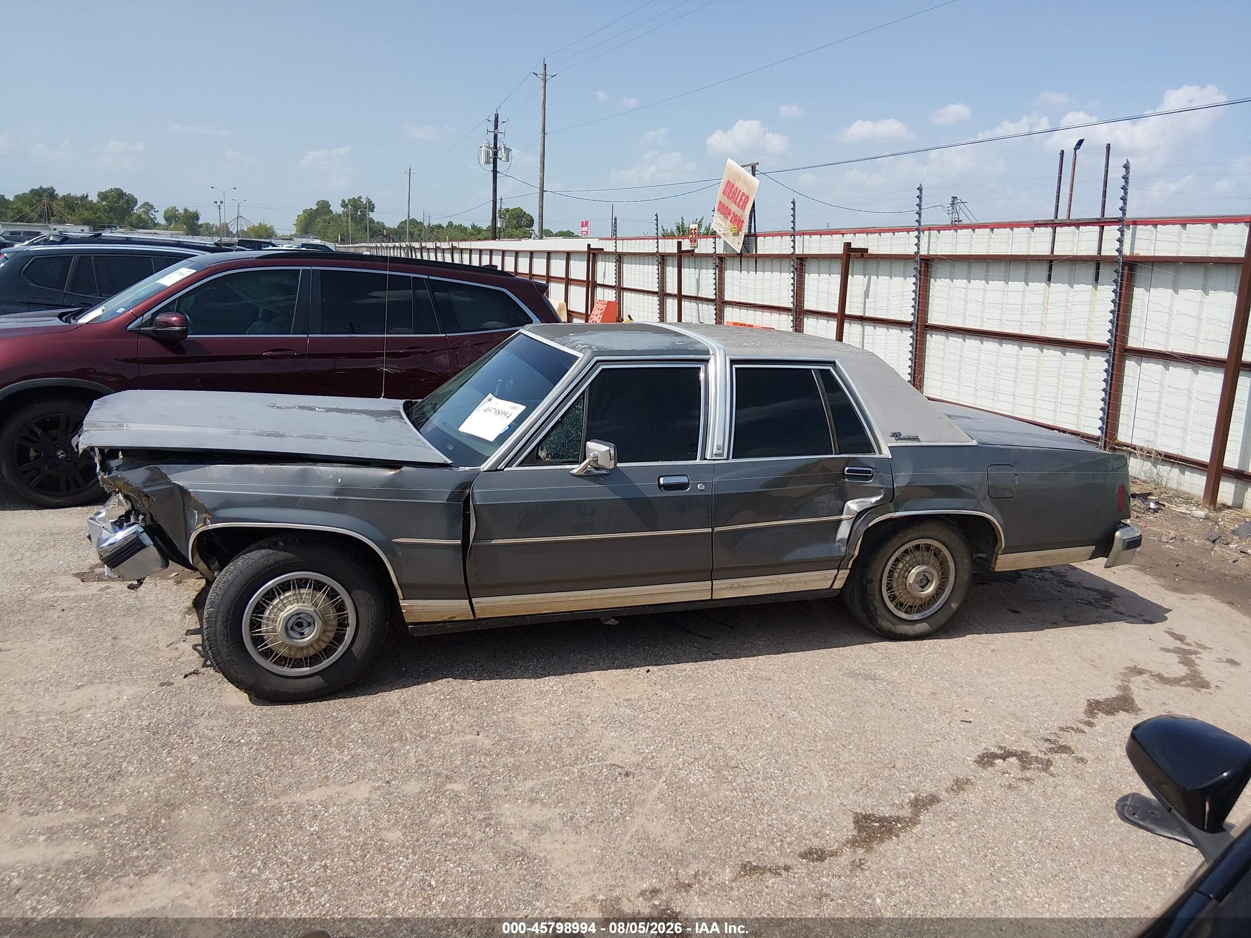 1987 Ford Crown Victoria Lx Gray vin: 2FABP74F7HX100773