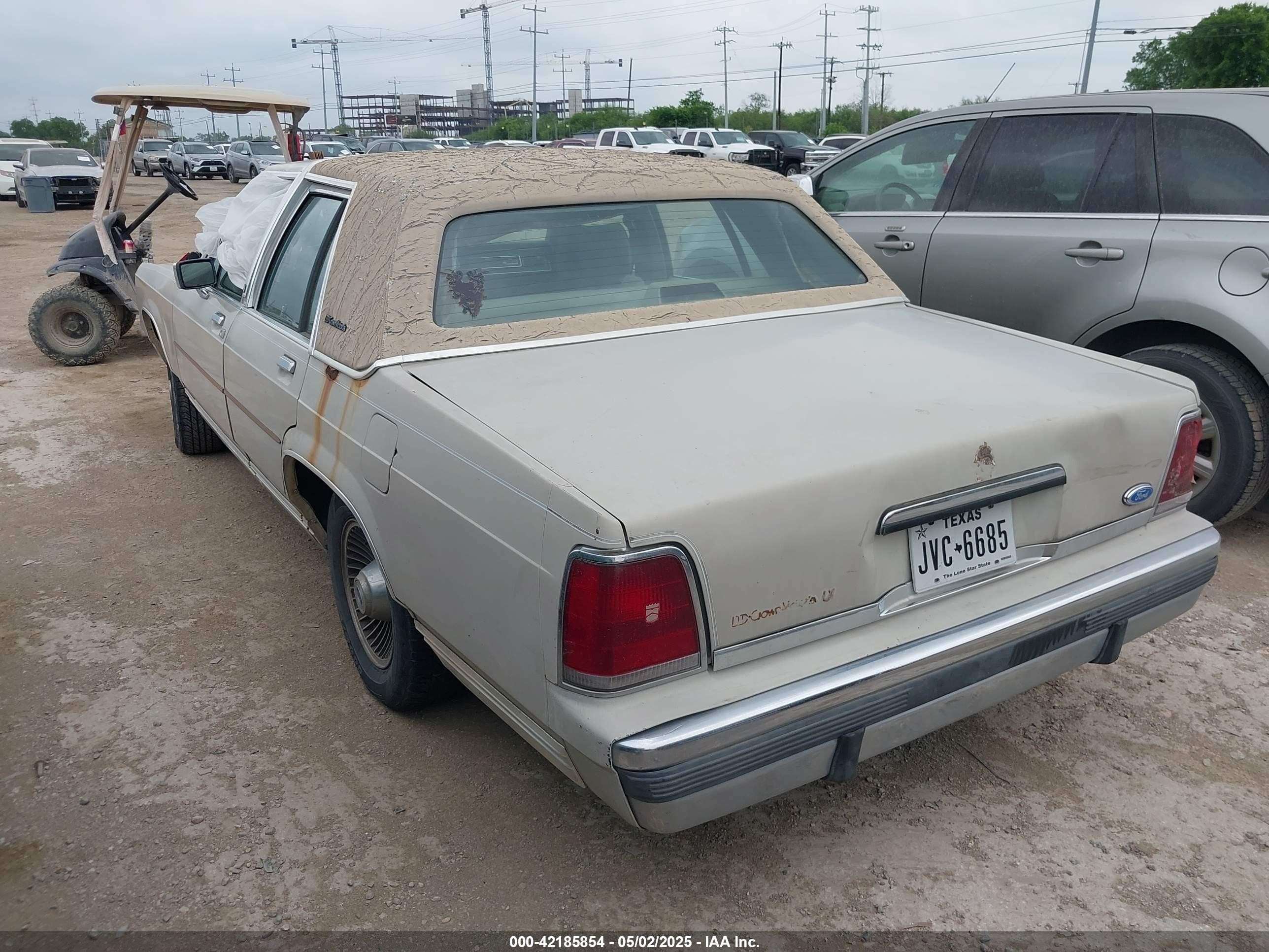 1988 Ford Crown Victoria Lx Beige vin: 2FABP74F8JX224055