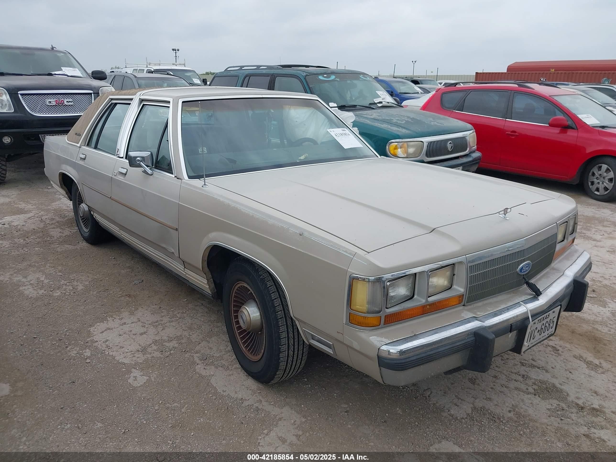 1988 Ford Crown Victoria Lx Beige vin: 2FABP74F8JX224055