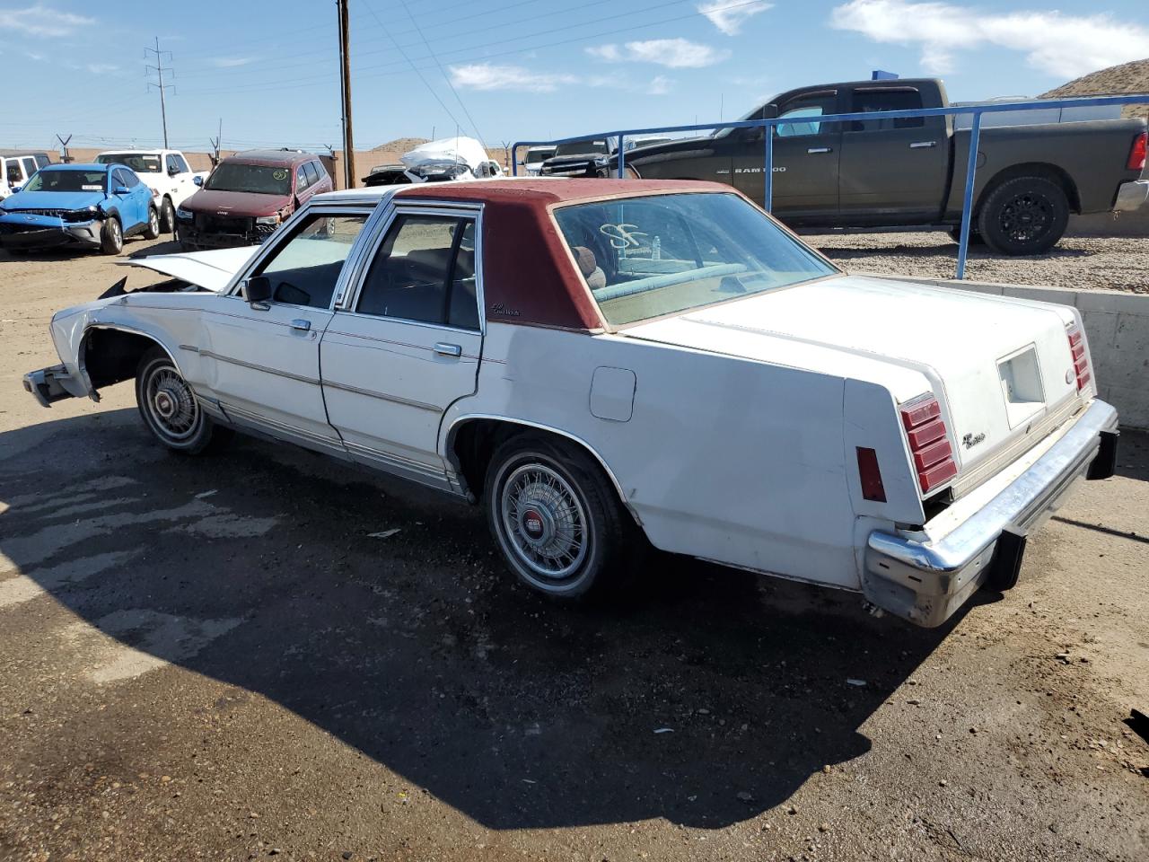 1987 Ford Crown Victoria Lx White vin: 2FABP74FXHX142872