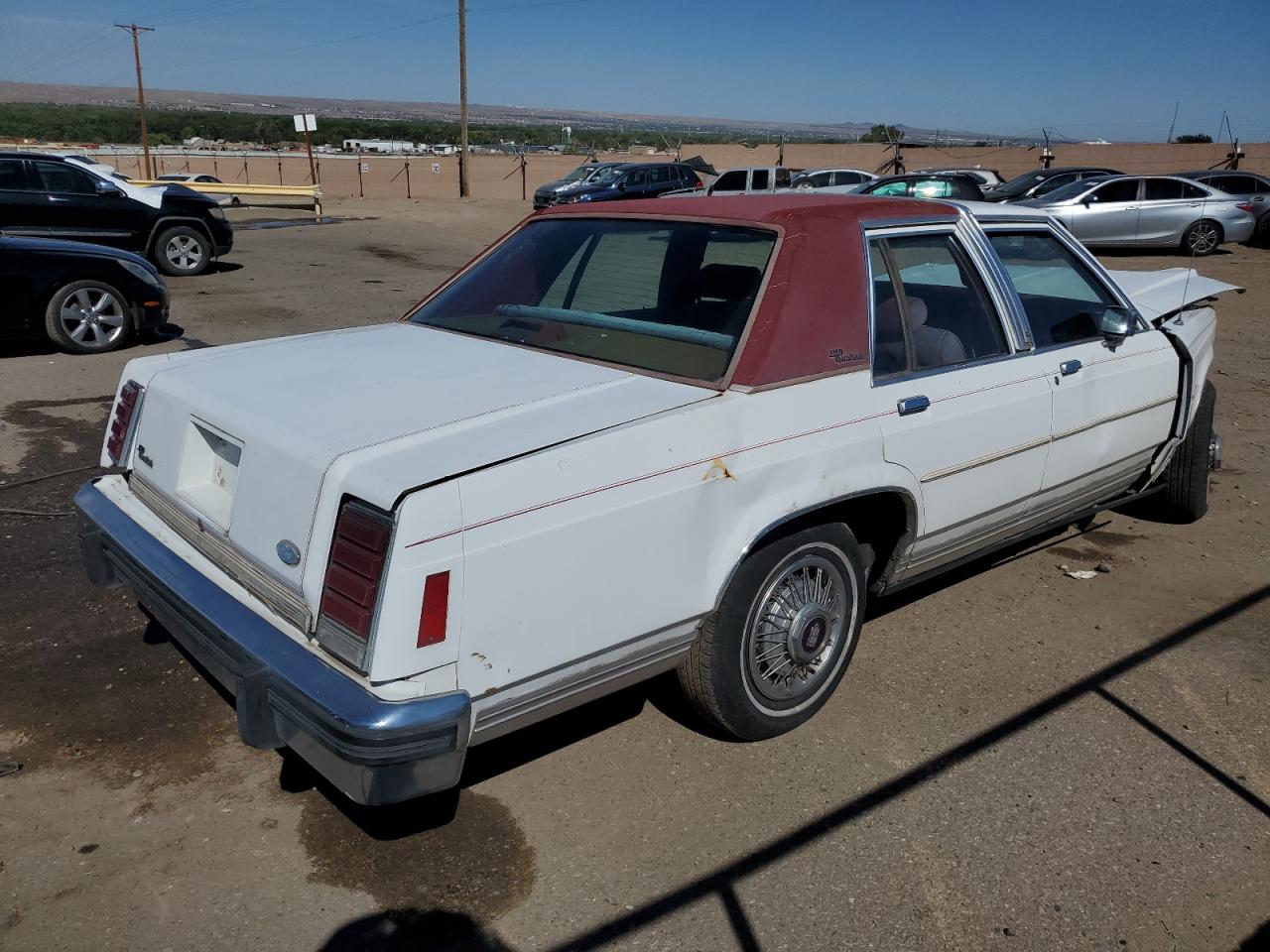 1987 Ford Crown Victoria Lx White vin: 2FABP74FXHX142872