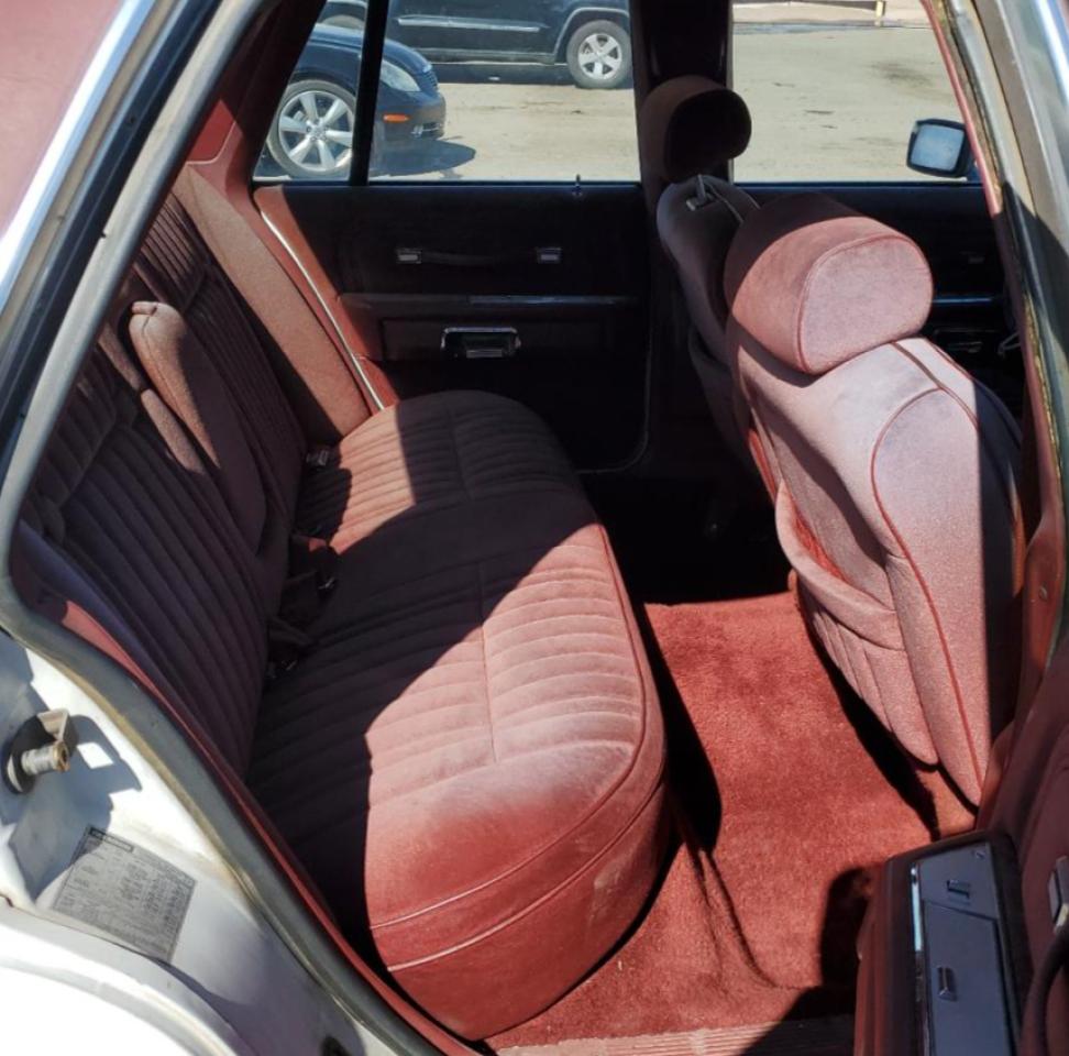 1987 Ford Crown Victoria Lx White vin: 2FABP74FXHX142872