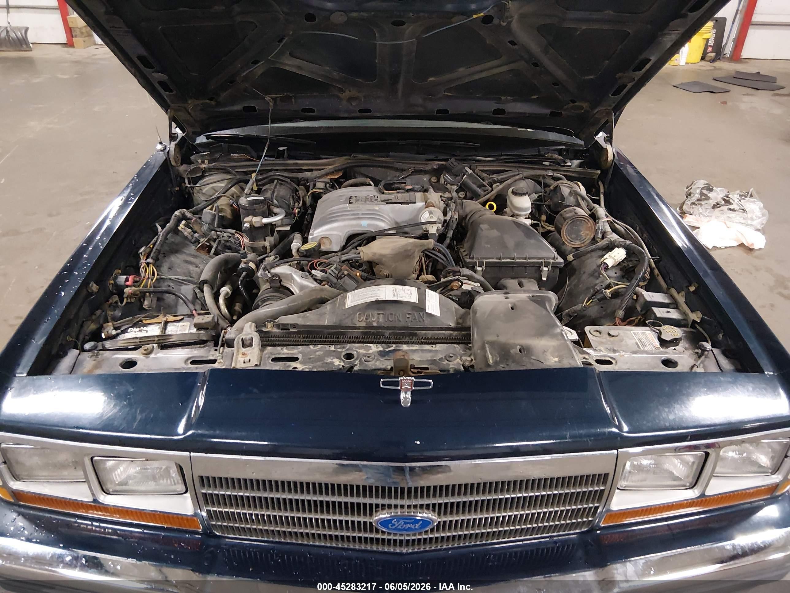 1988 Ford Crown Victoria Lx Blue vin: 2FABP74FXJX170628