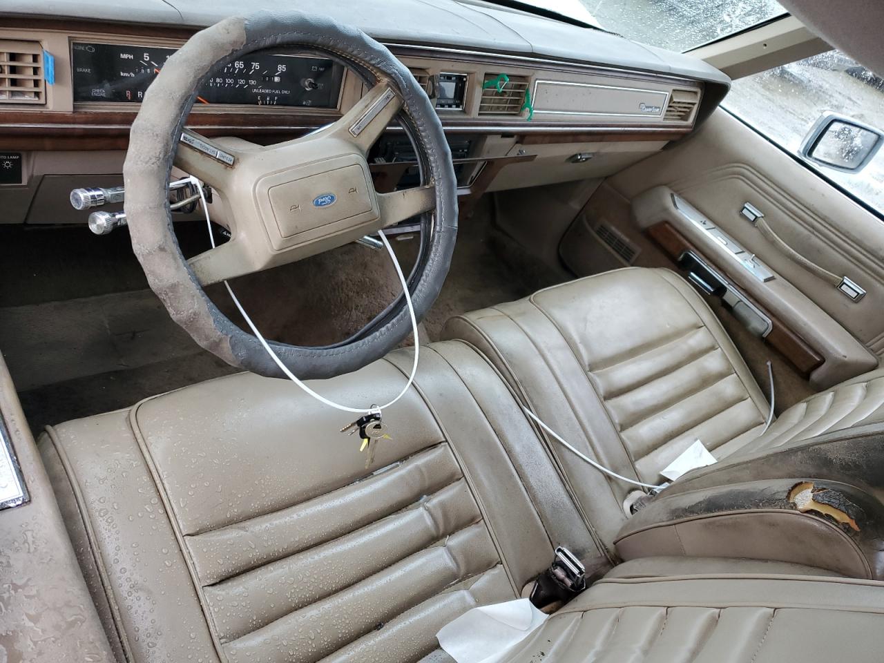 1988 Ford Crown Victoria Lx Желто-коричневый vin: 2FABP77FXJX172469