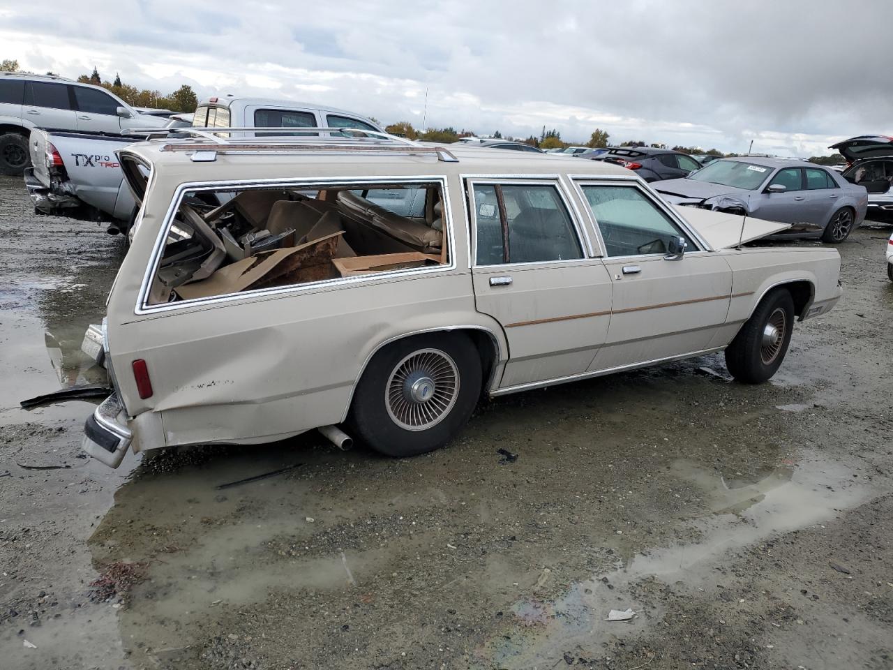 1988 Ford Crown Victoria Lx Желто-коричневый vin: 2FABP77FXJX172469