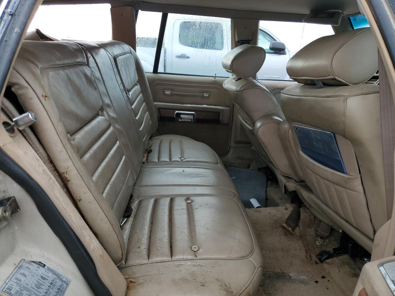 1988 Ford Crown Victoria Lx Желто-коричневый vin: 2FABP77FXJX172469
