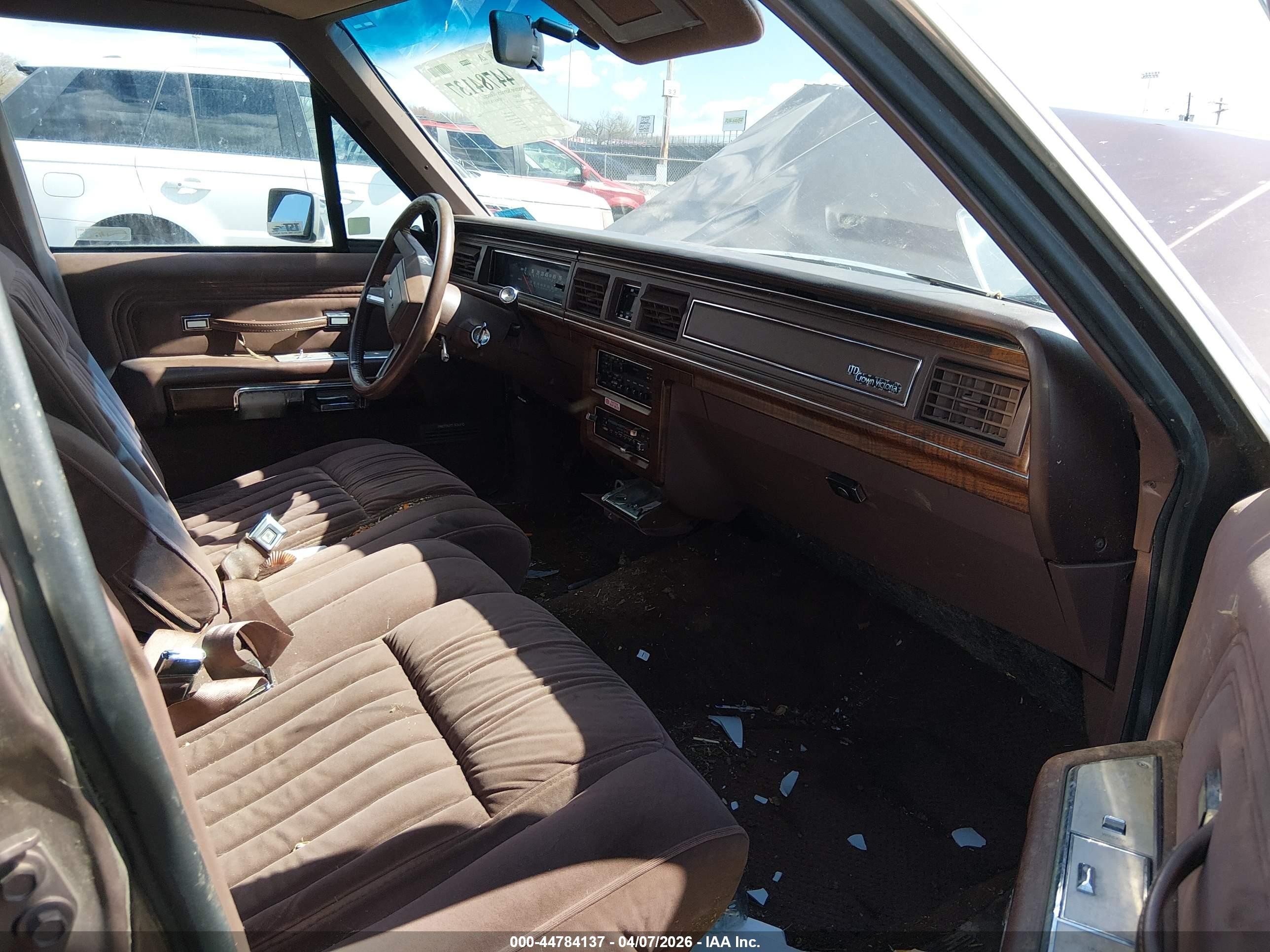 1989 Ford Crown Victoria Lx Brown vin: 2FABP77FXKX166785