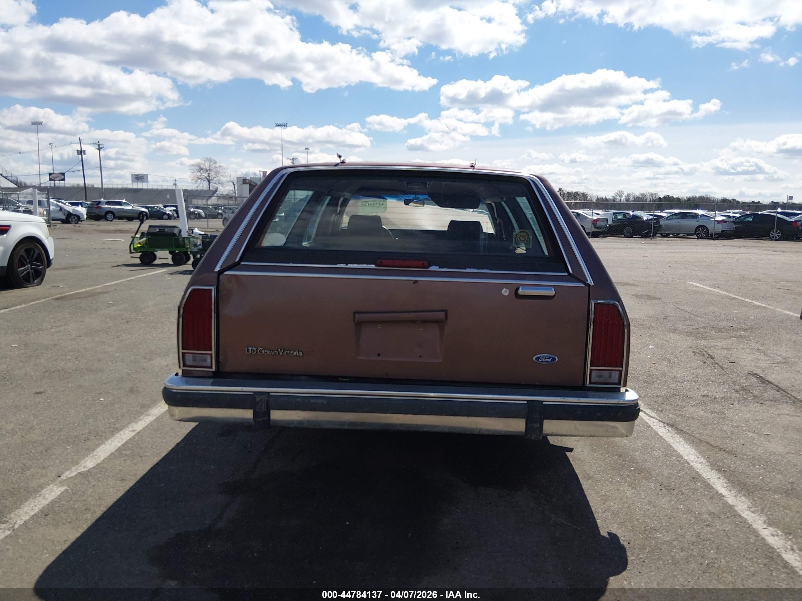 1989 Ford Crown Victoria Lx Brown vin: 2FABP77FXKX166785