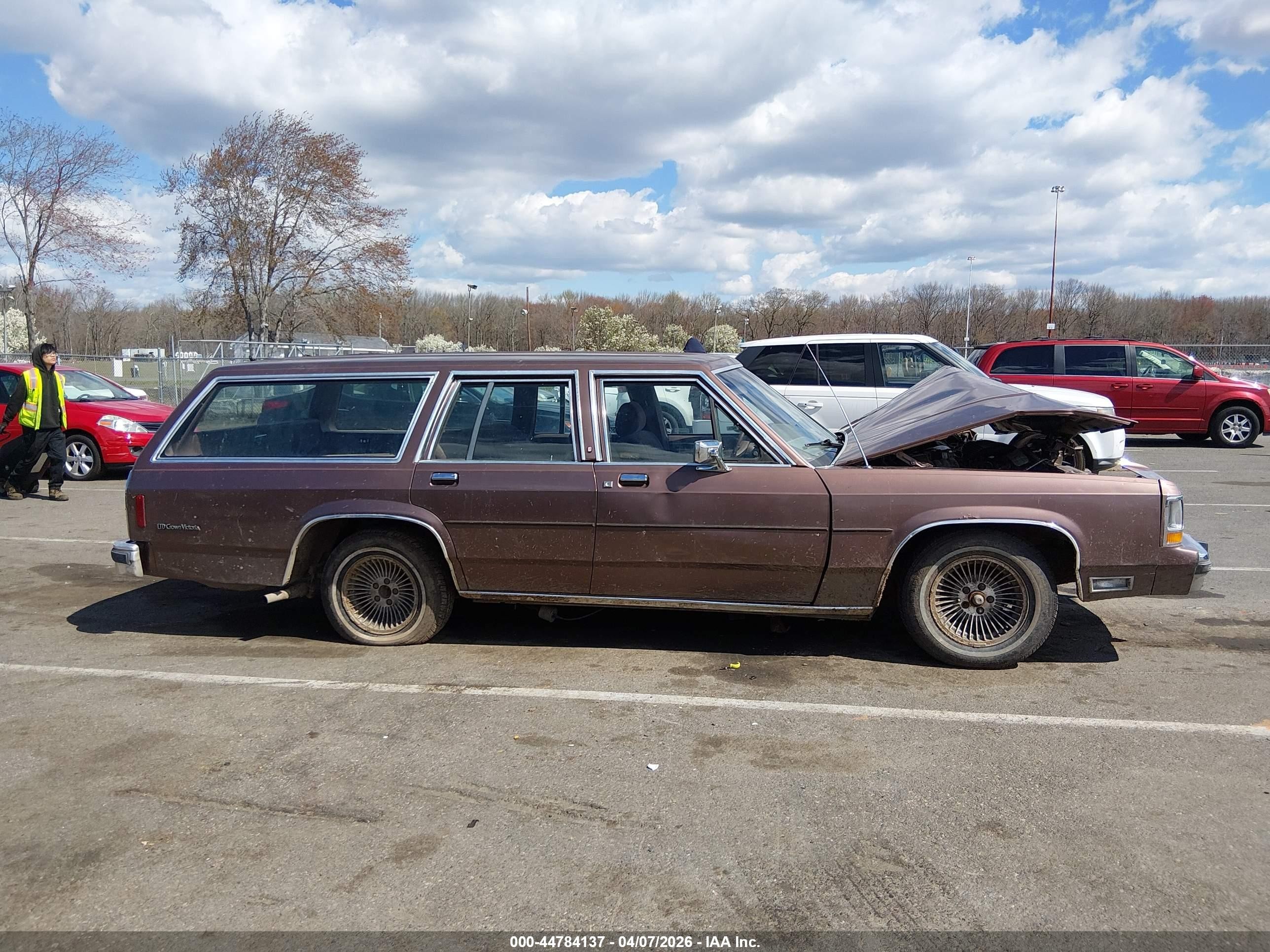 1989 Ford Crown Victoria Lx Brown vin: 2FABP77FXKX166785