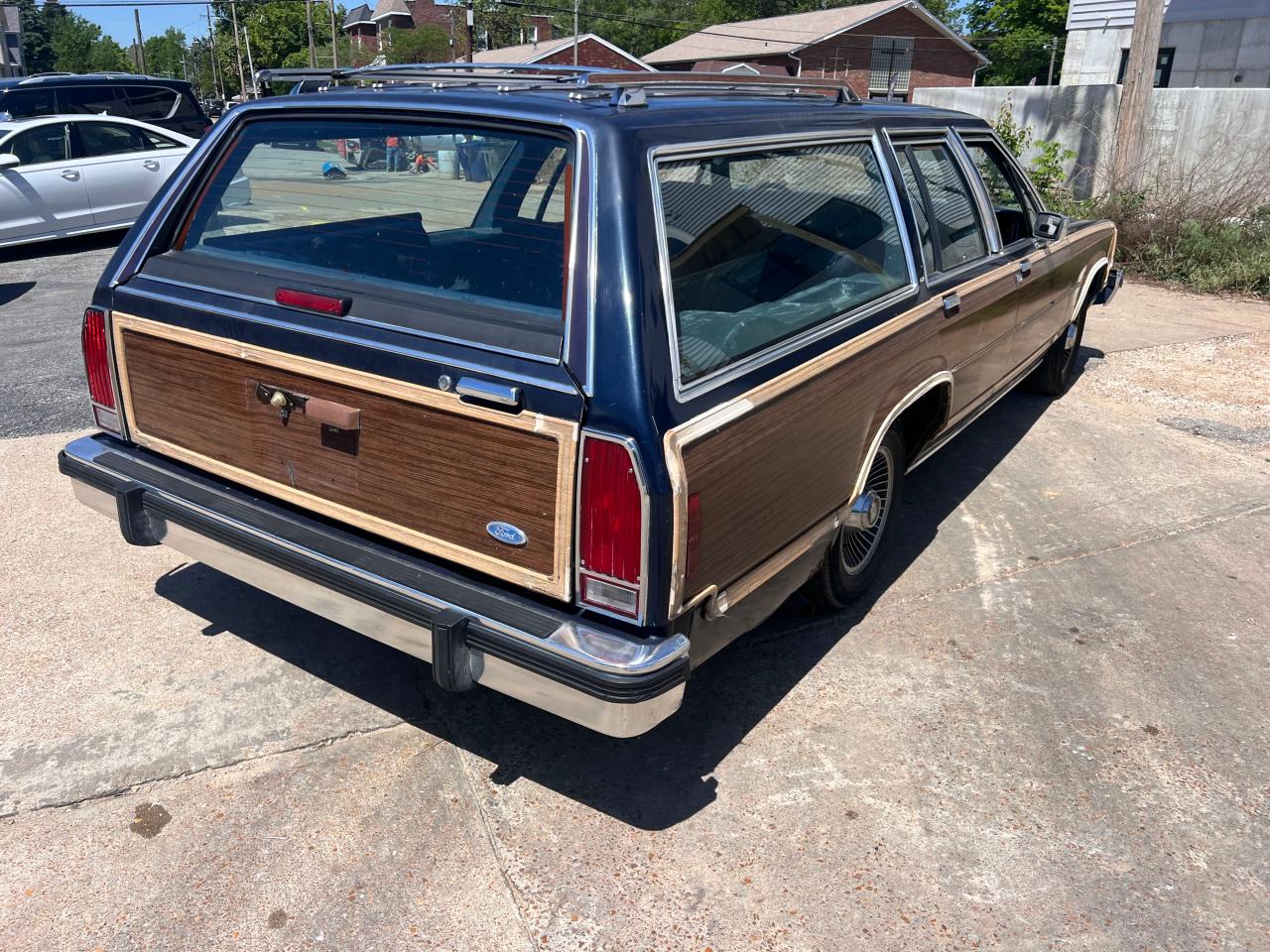 1987 Ford Crown Victoria Country Squire Lx Blue vin: 2FABP79F8HX219148