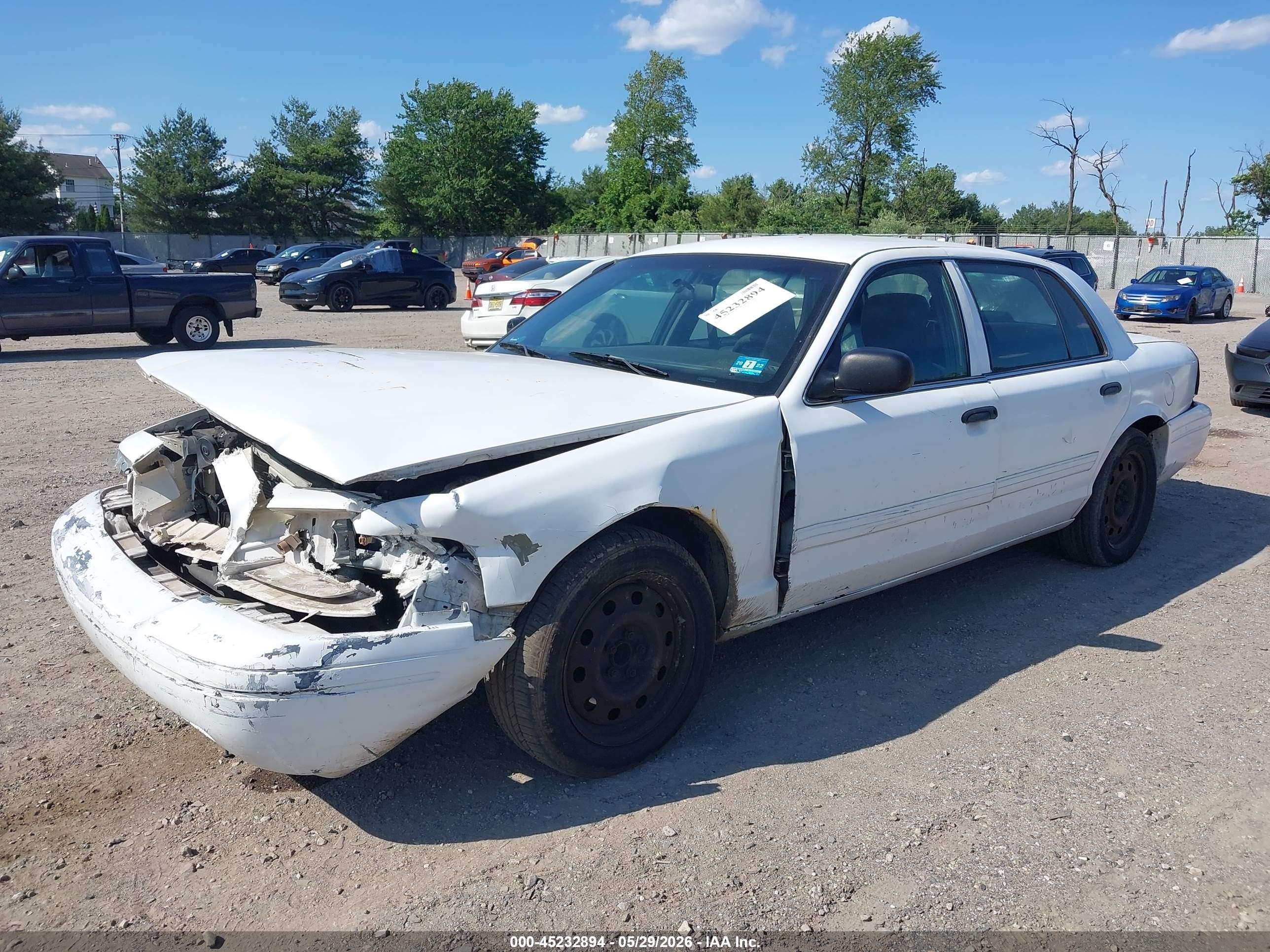 2011 Ford Crown Victoria Commercial Long Wheelbase Белый vin: 2FABP7AV0BX103999