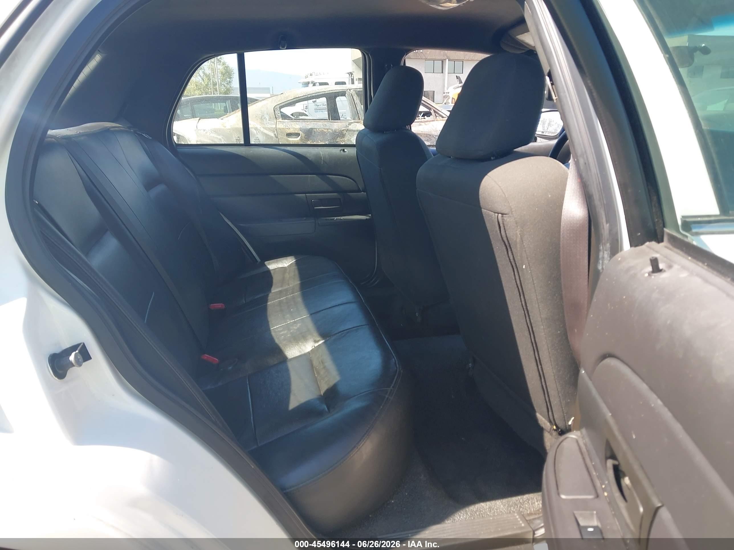 2010 Ford Crown Victoria Police/police Interceptor Белый vin: 2FABP7BV0AX117740