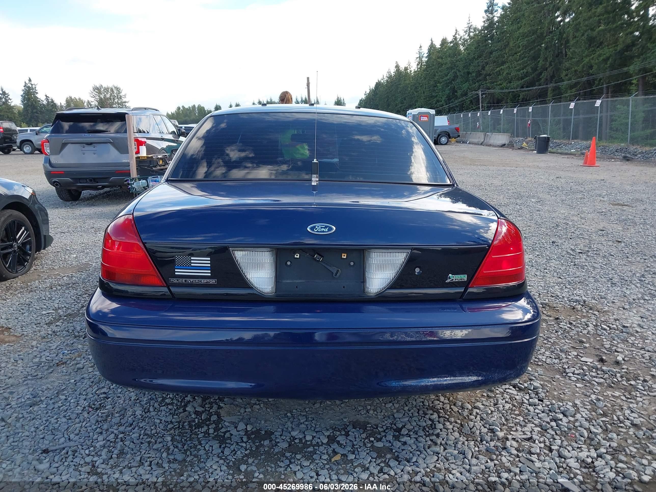 2011 Ford Crown Victoria Police Interceptor Dark Blue vin: 2FABP7BV0BX182735