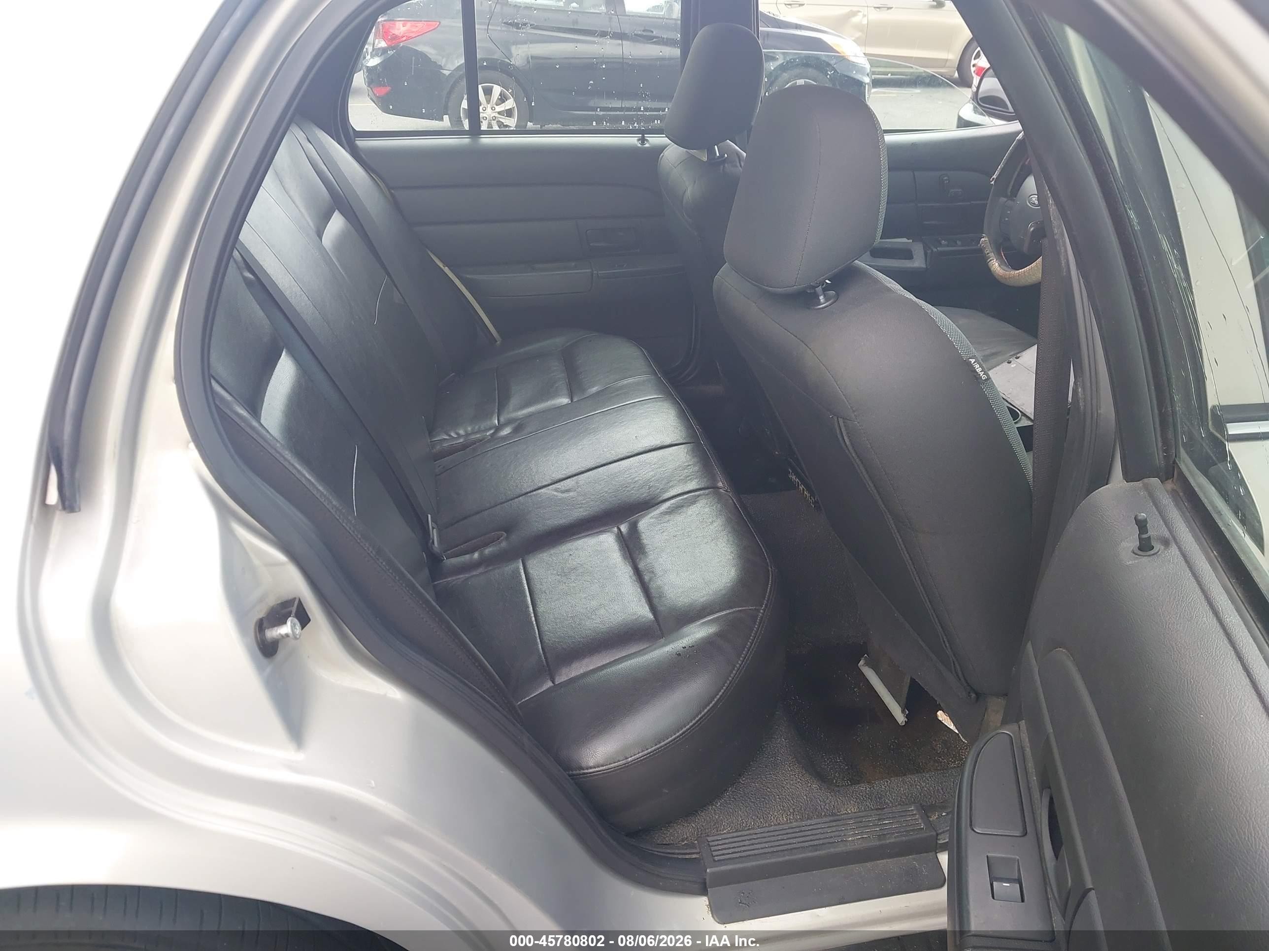 2010 Ford Crown Victoria Police/police Interceptor Silver vin: 2FABP7BV1AX112479