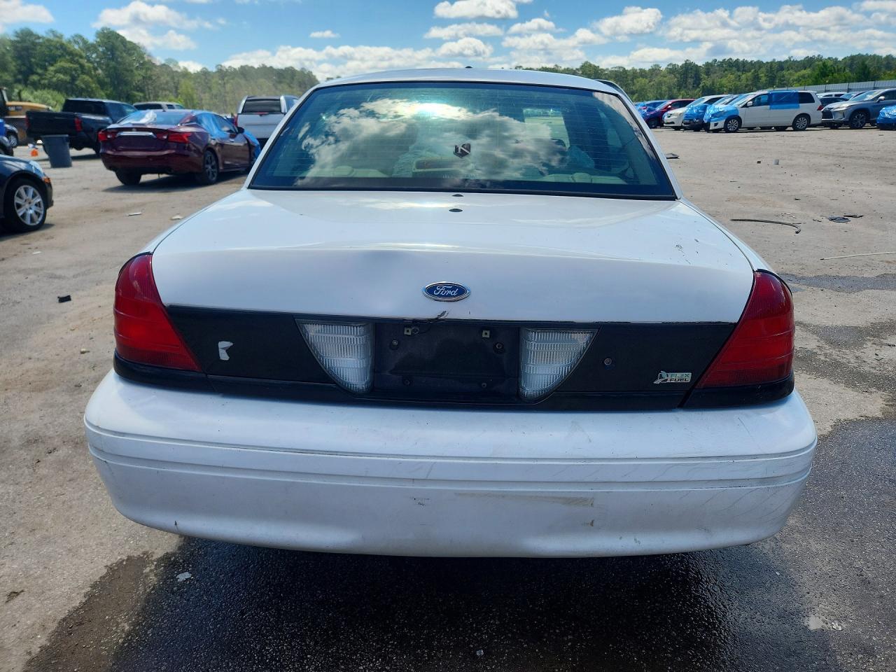2011 Ford Crown Victoria Белый vin: 2FABP7BV1BX101998
